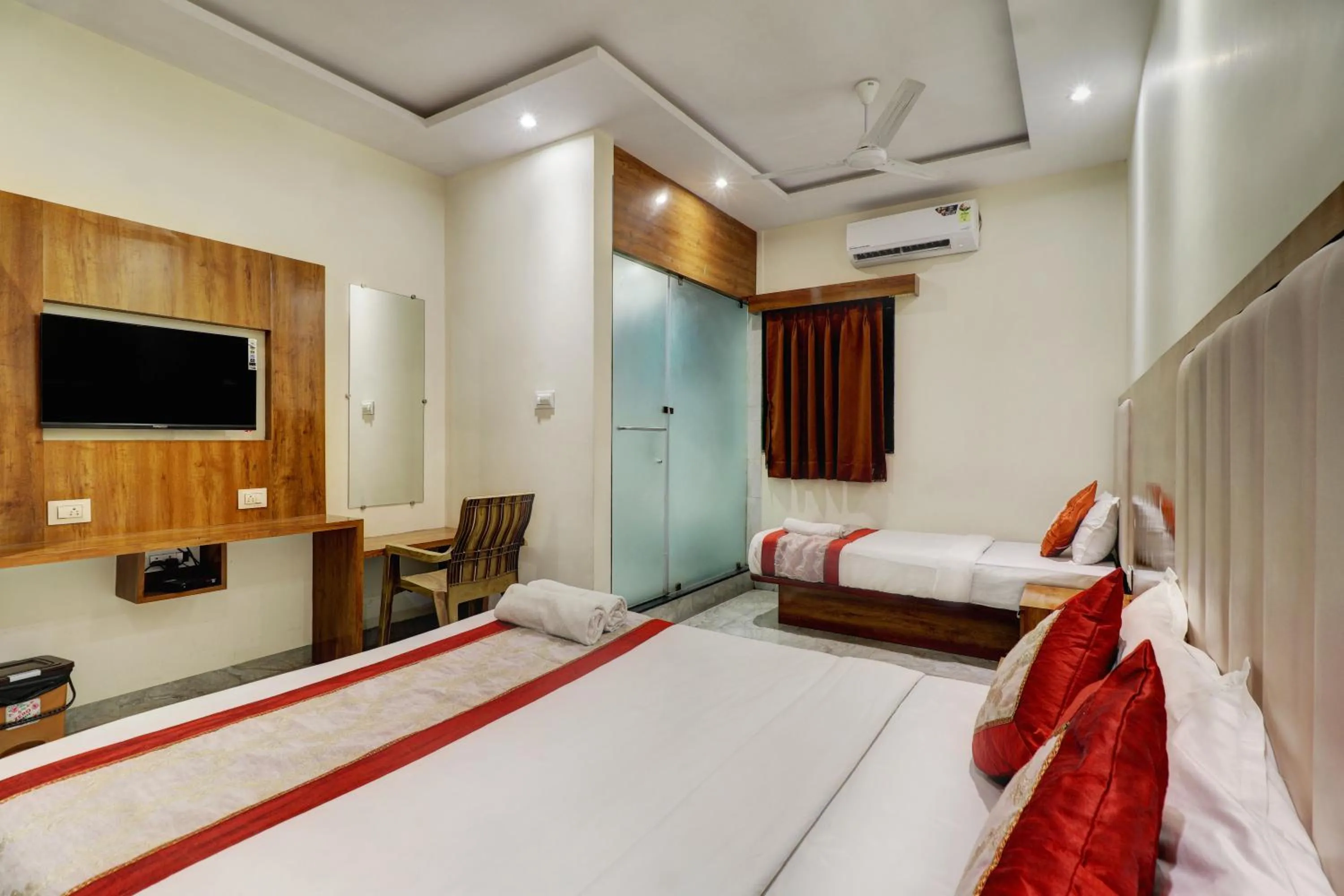 Bedroom, Bed in Hotel A K Fort Inn