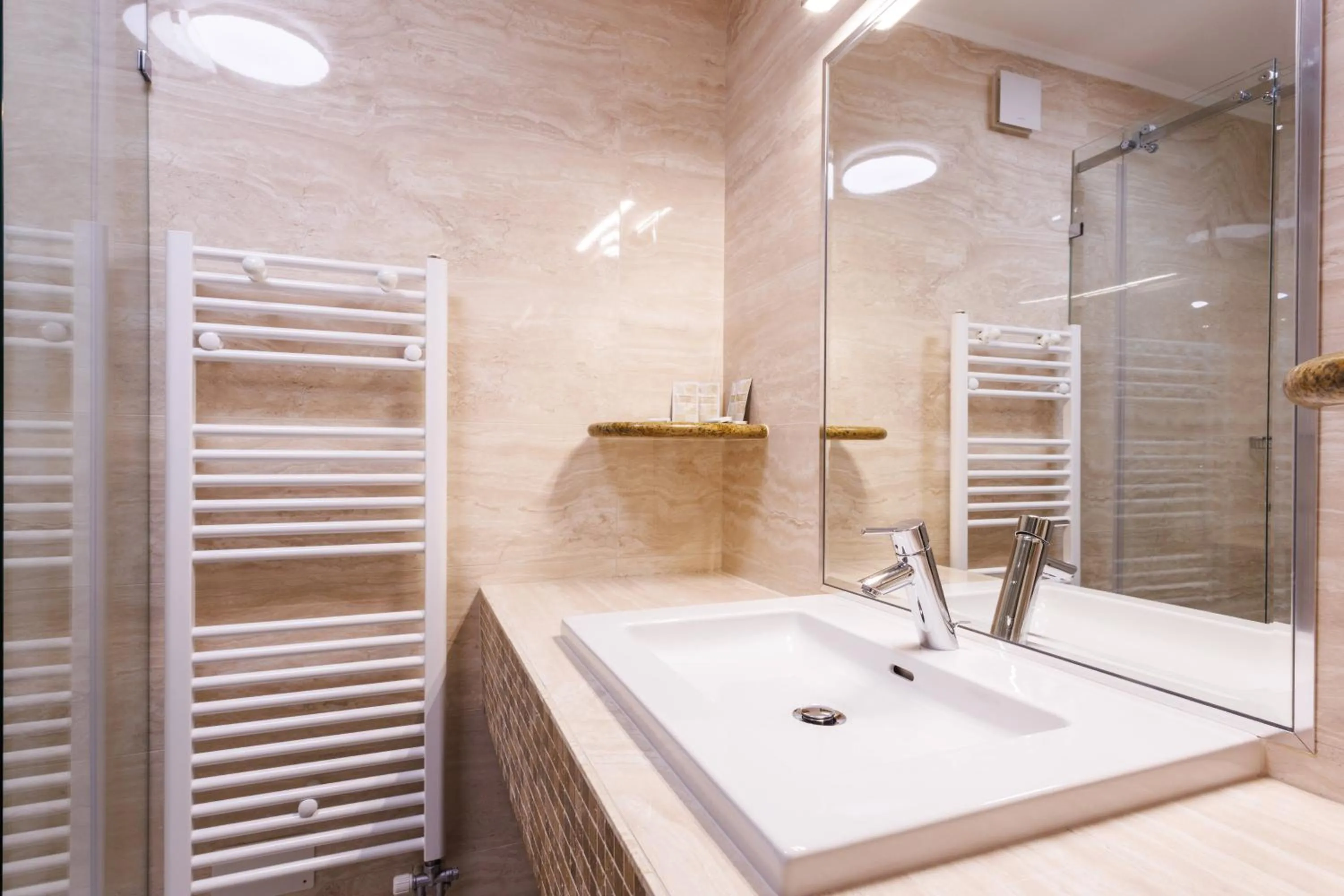 Shower in Hotel Vegov Hram