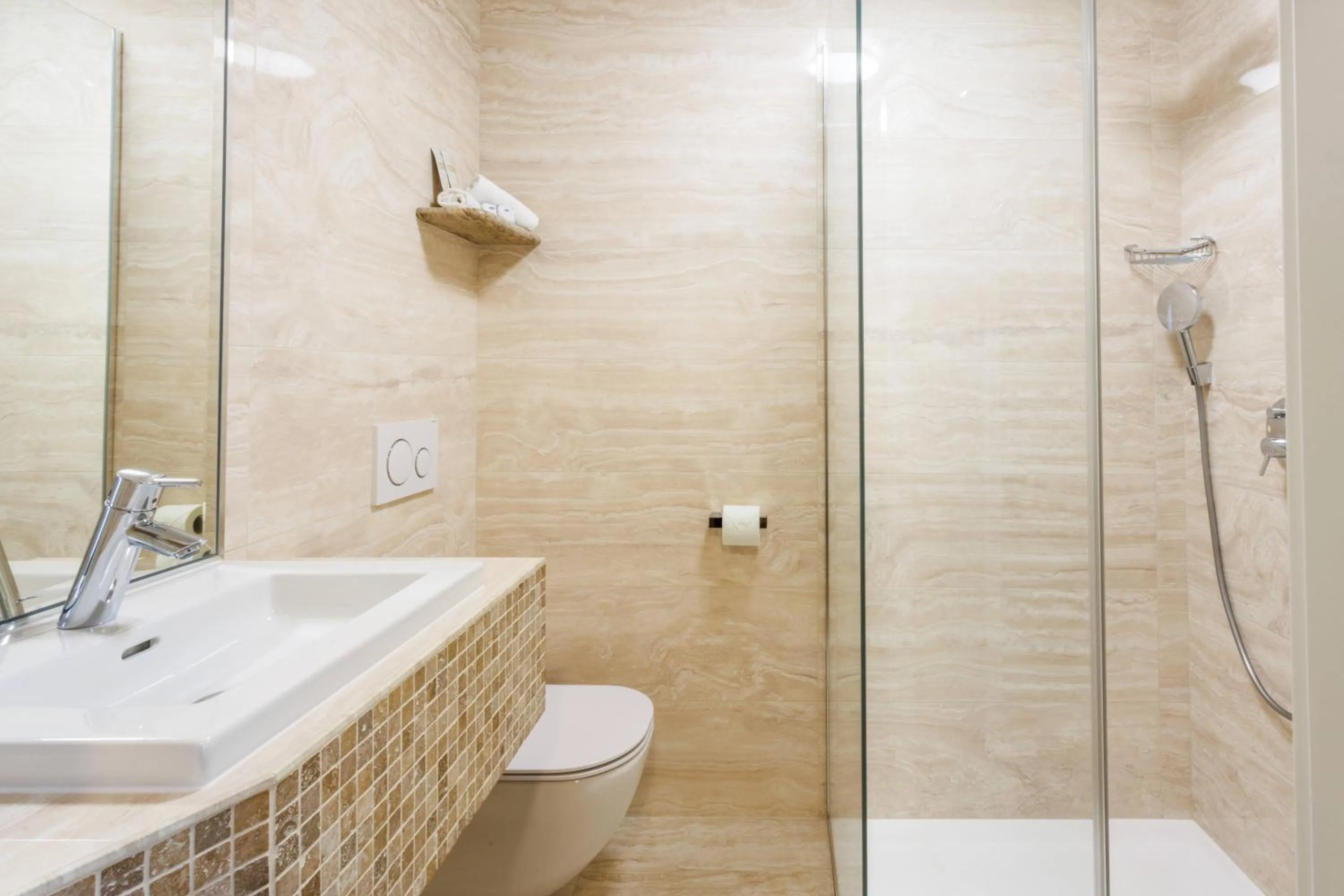 Shower in Hotel Vegov Hram