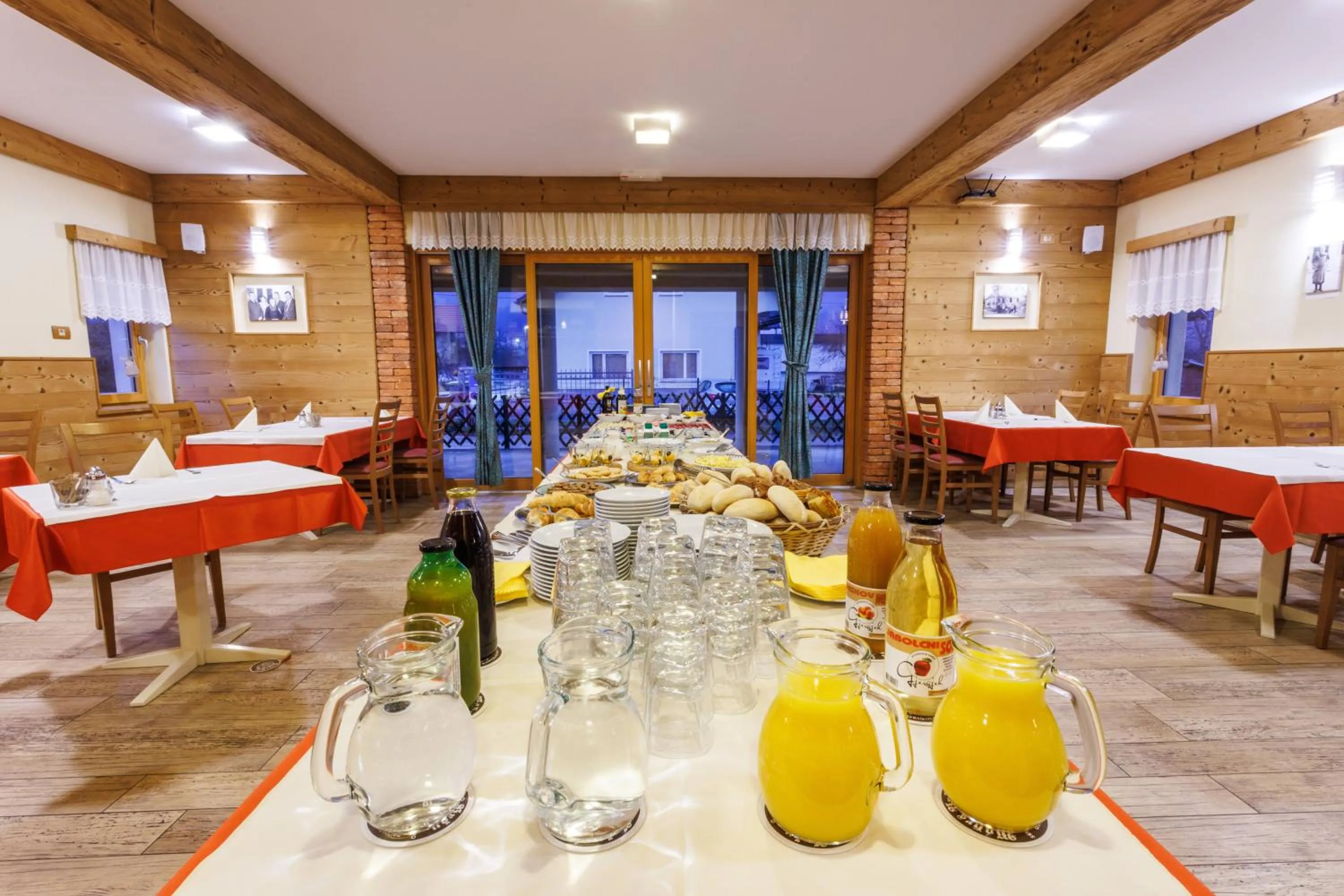 Restaurant/places to eat in Hotel Vegov Hram