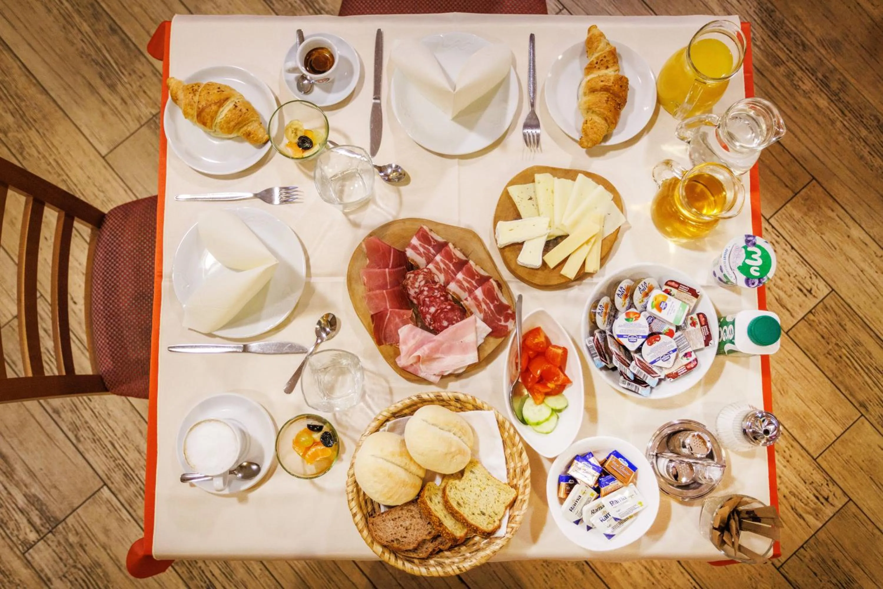 Food and drinks in Hotel Vegov Hram