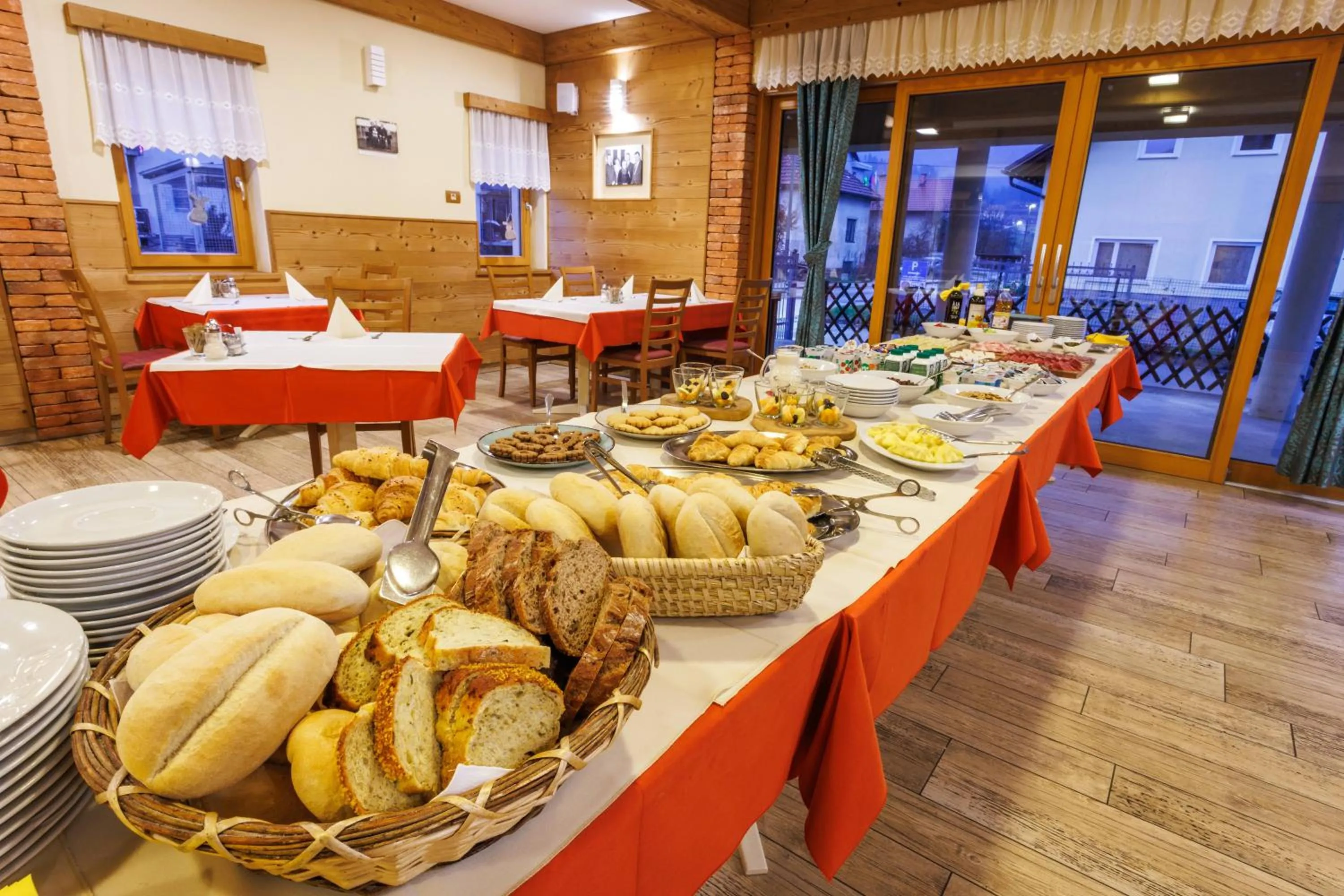 Restaurant/places to eat in Hotel Vegov Hram