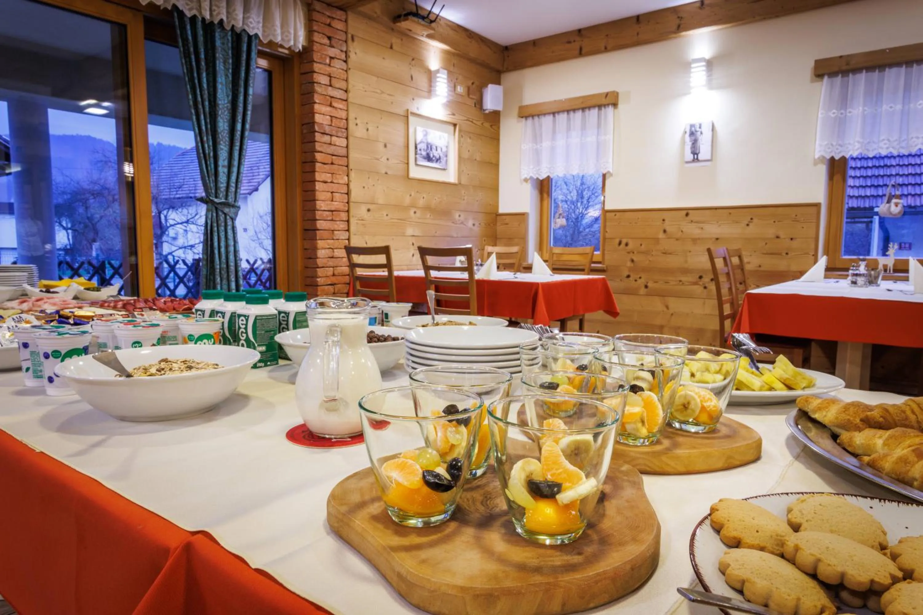 Restaurant/places to eat in Hotel Vegov Hram