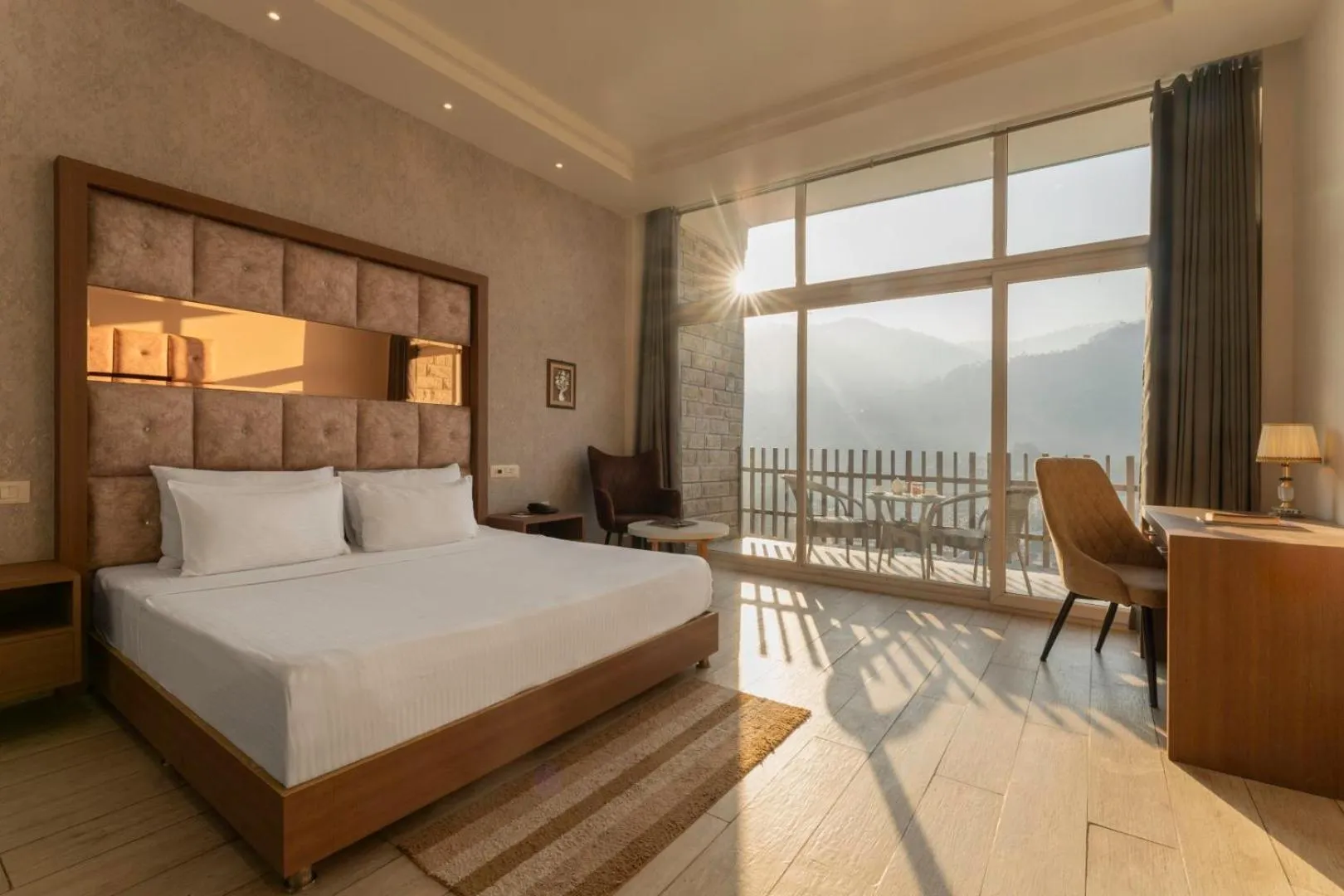 Bedroom, Bed in SPT Clarks Inn Suite, Mandi