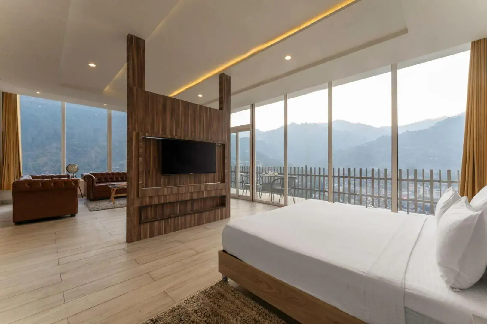 Bedroom, Bed in SPT Clarks Inn Suite, Mandi Bedroom, Bed in SPT Clarks Inn Suite, Mandi