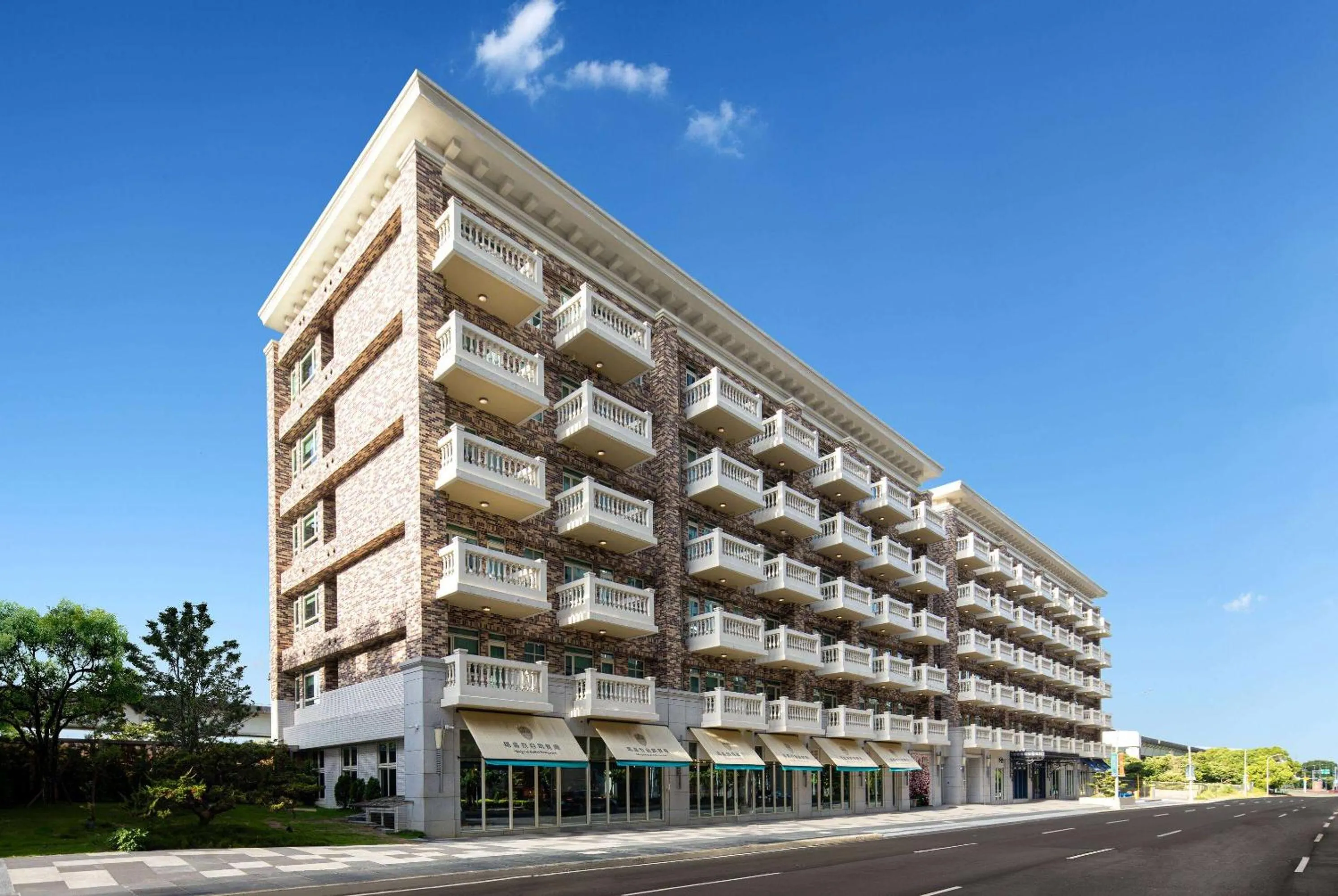 Property building in TRYP by Wyndham New Taipei Linkou 新北林口爵怡溫德姆酒店機場捷運MRTA9林口站