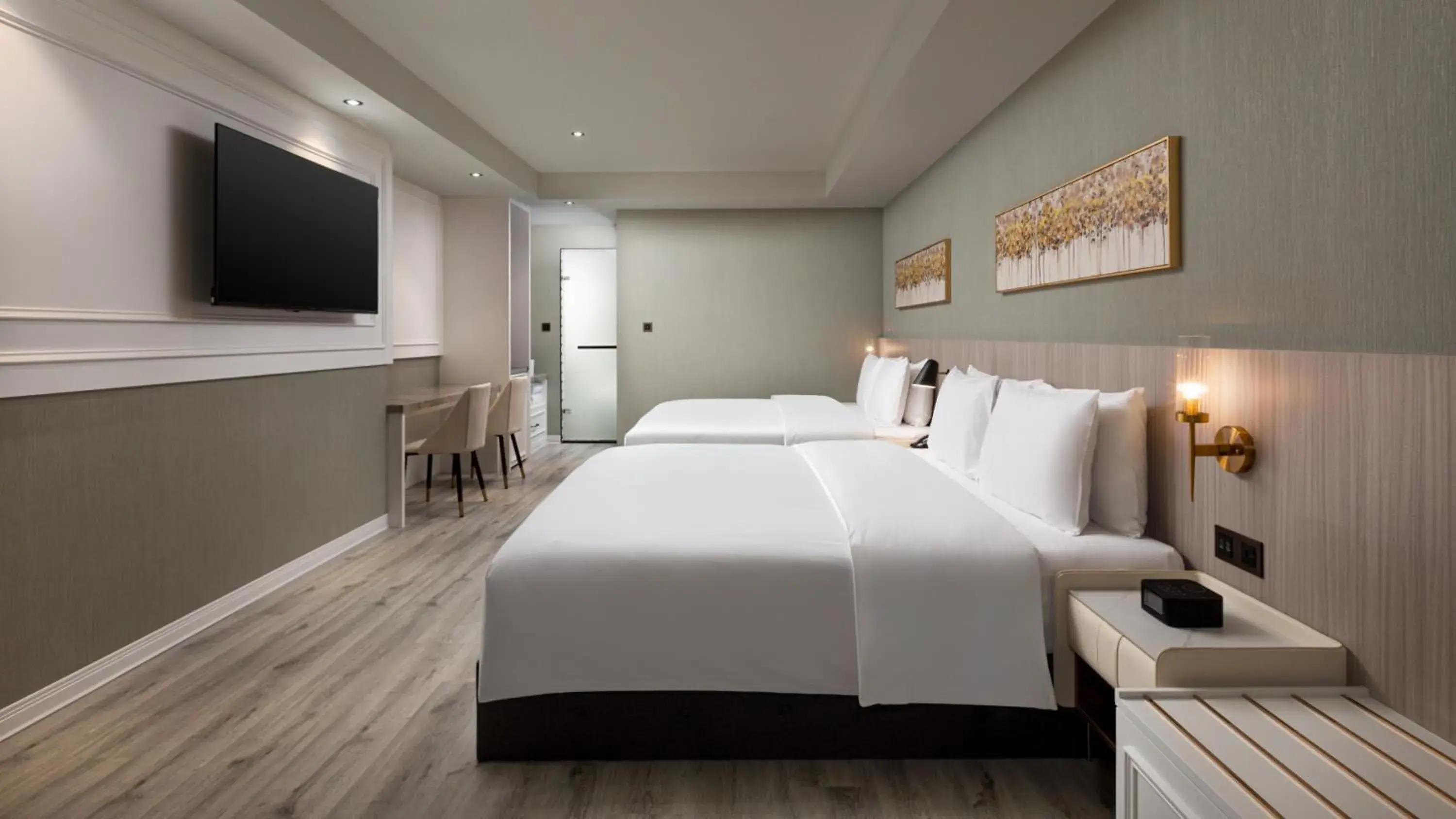 Photo of the whole room, Bed in TRYP by Wyndham New Taipei Linkou