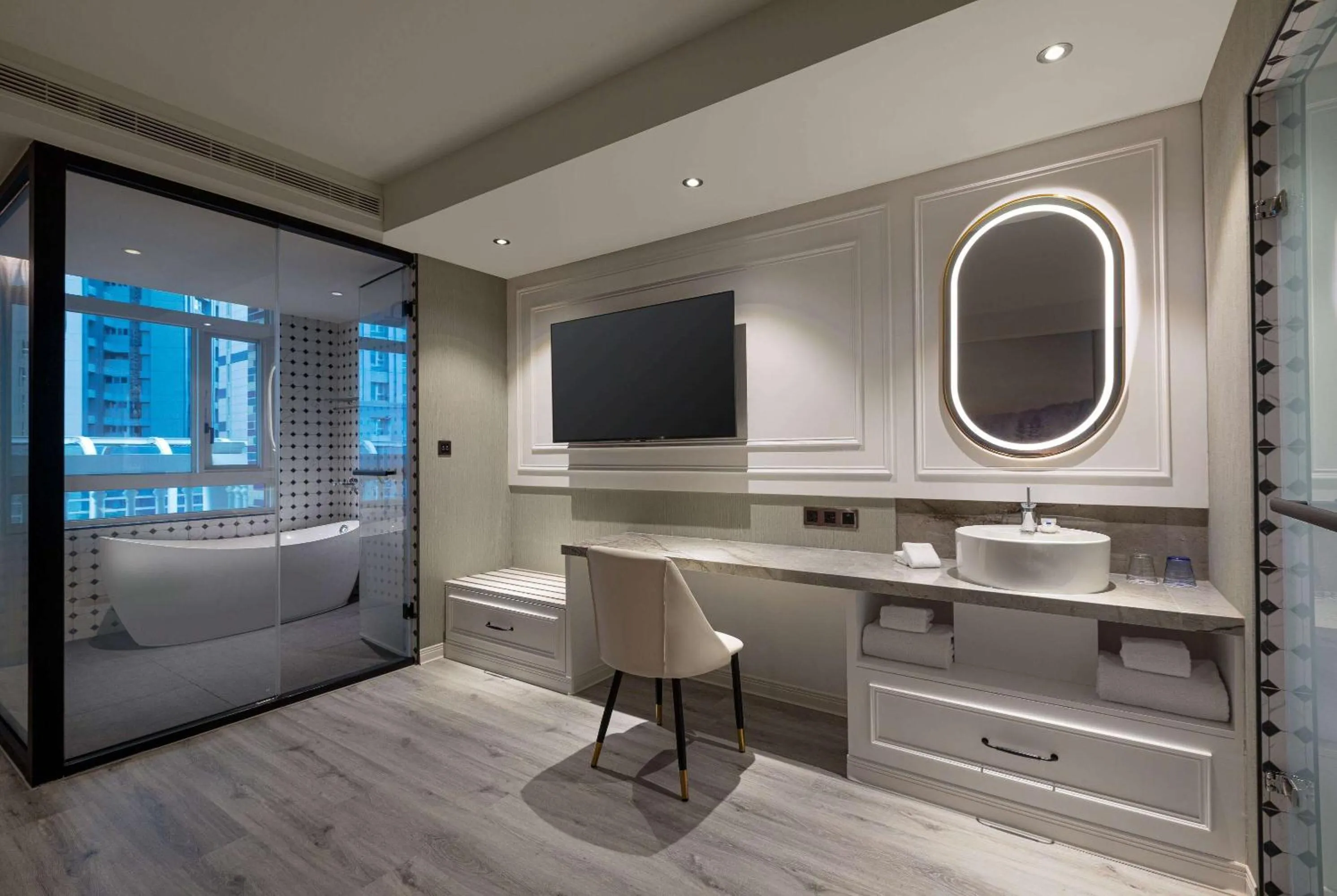 Photo of the whole room in TRYP by Wyndham New Taipei Linkou 新北林口爵怡溫德姆酒店機場捷運MRTA9林口站