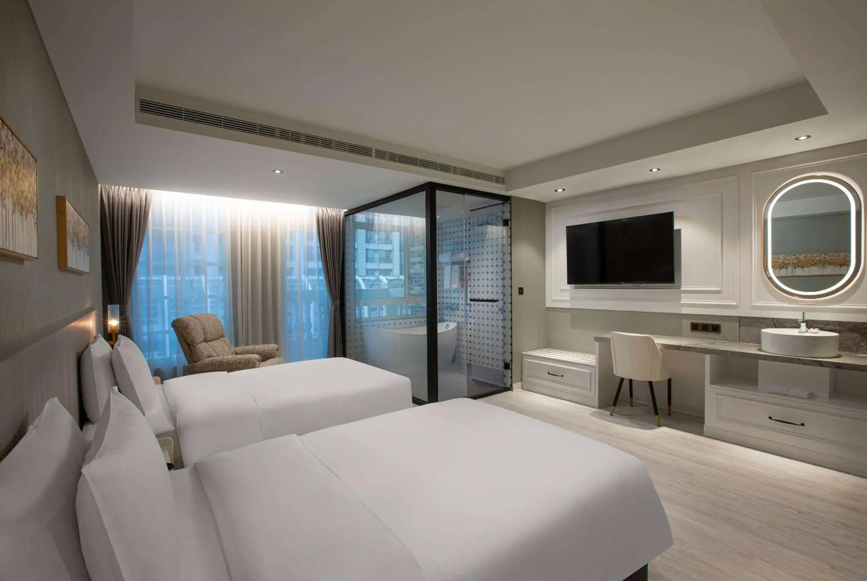 Photo of the whole room, Bed in TRYP by Wyndham New Taipei Linkou