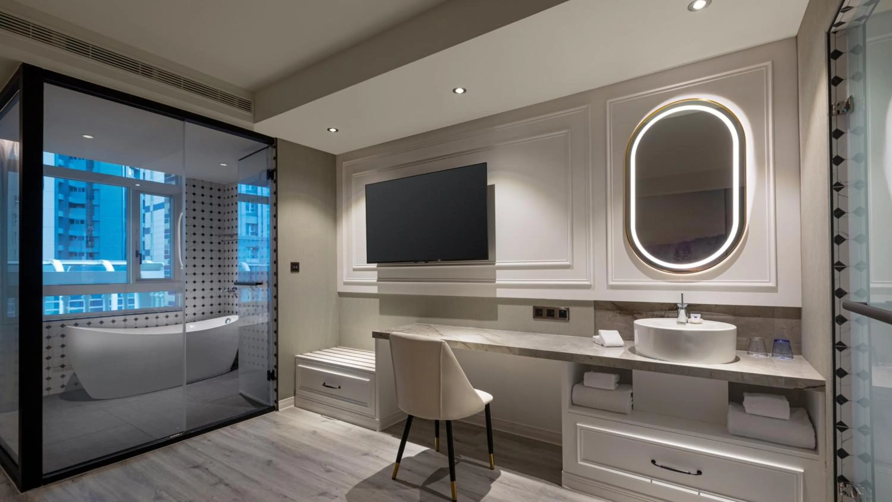 Photo of the whole room in TRYP by Wyndham New Taipei Linkou 新北林口爵怡溫德姆酒店機場捷運MRTA9林口站