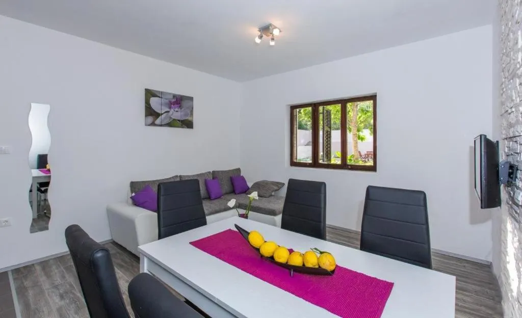 Dining area in Apartments Villa Roza