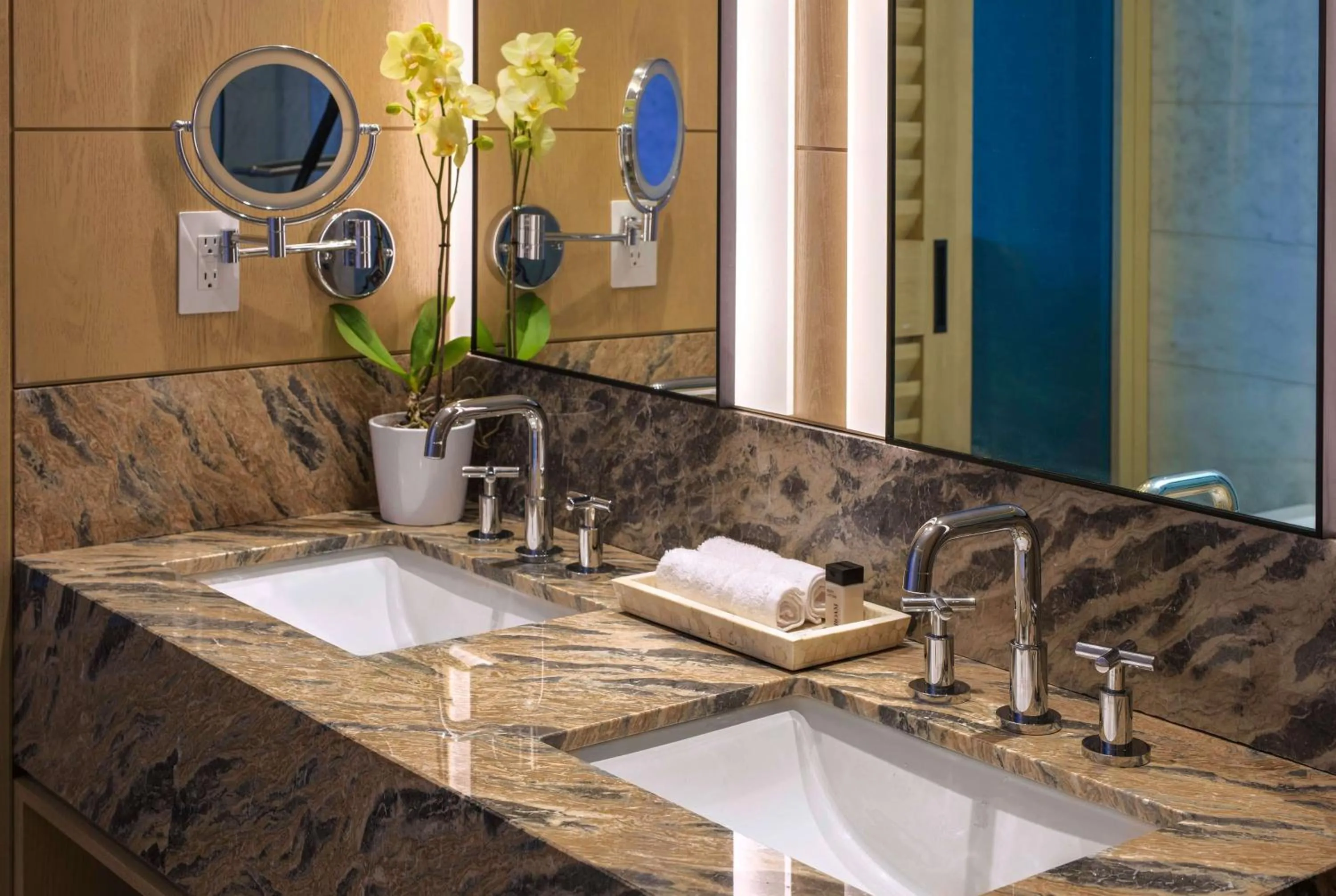 TV and multimedia in Wyndham Grand Barbados Sam Lords Castle All Inclusive Resort