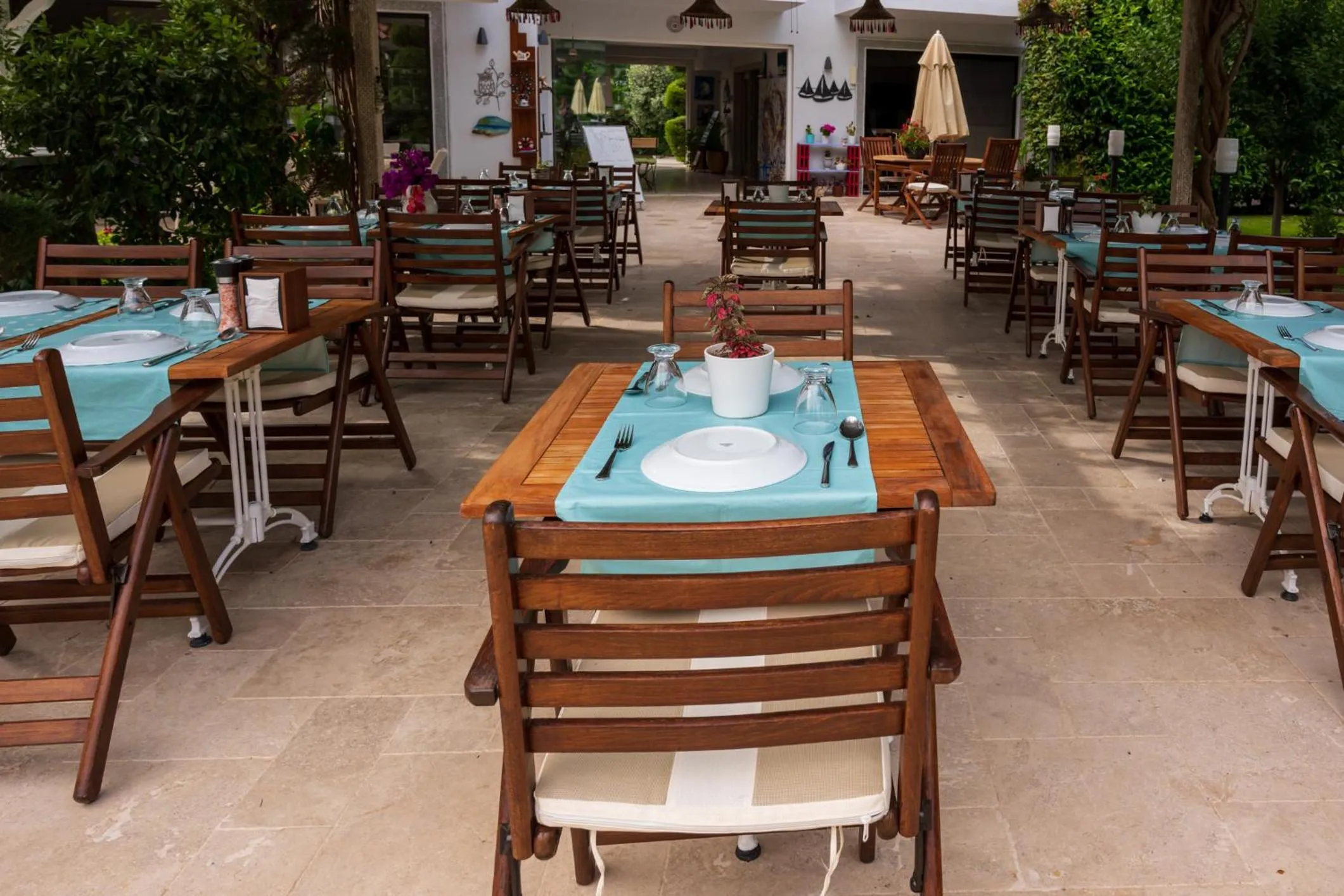 Restaurant/places to eat in Villa Rustica Hotel