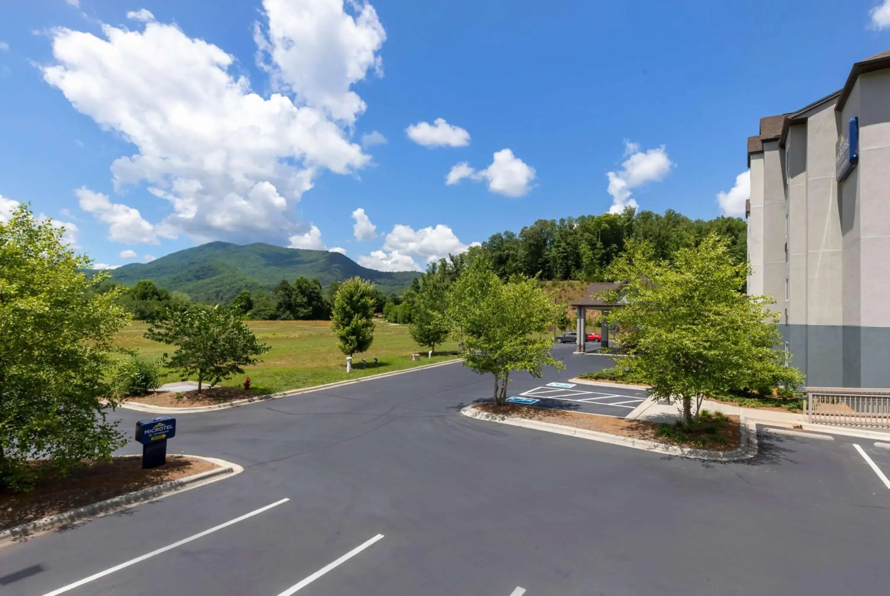 Property building in Microtel Inn & Suites Dillsboro/Sylva Property building in Microtel Inn & Suites Dillsboro/Sylva