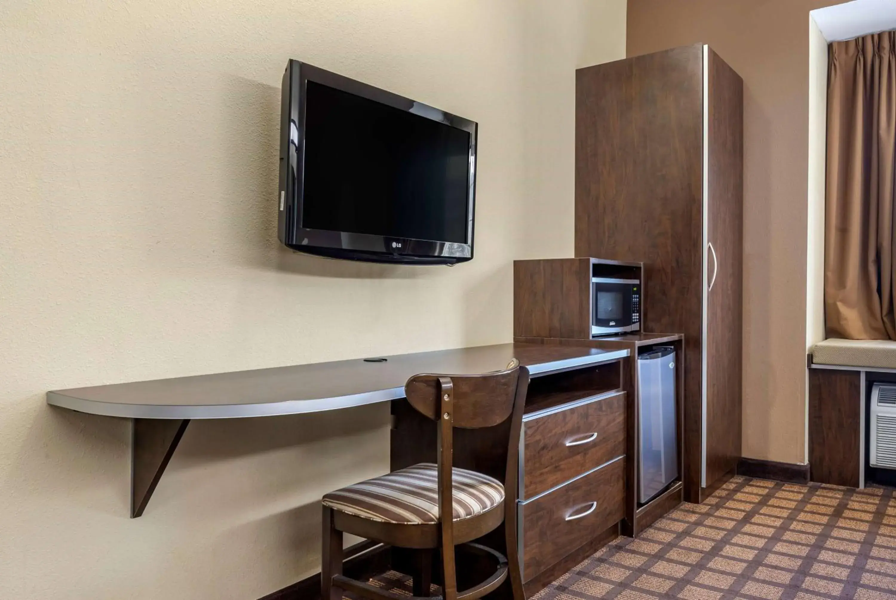 Photo of the whole room in Microtel Inn & Suites Dillsboro/Sylva Photo of the whole room in Microtel Inn & Suites Dillsboro/Sylva