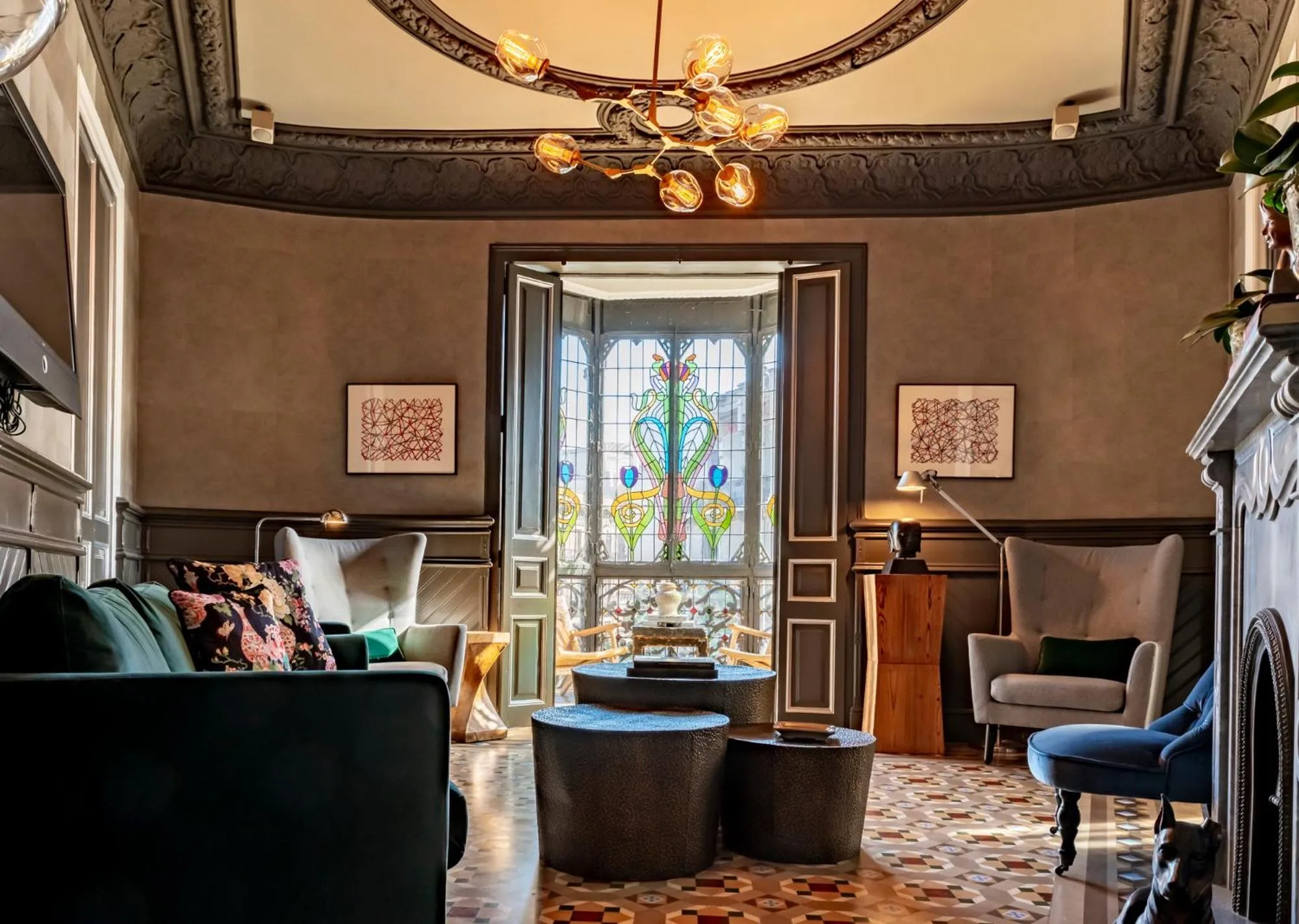 Living room in SuiteaBCN