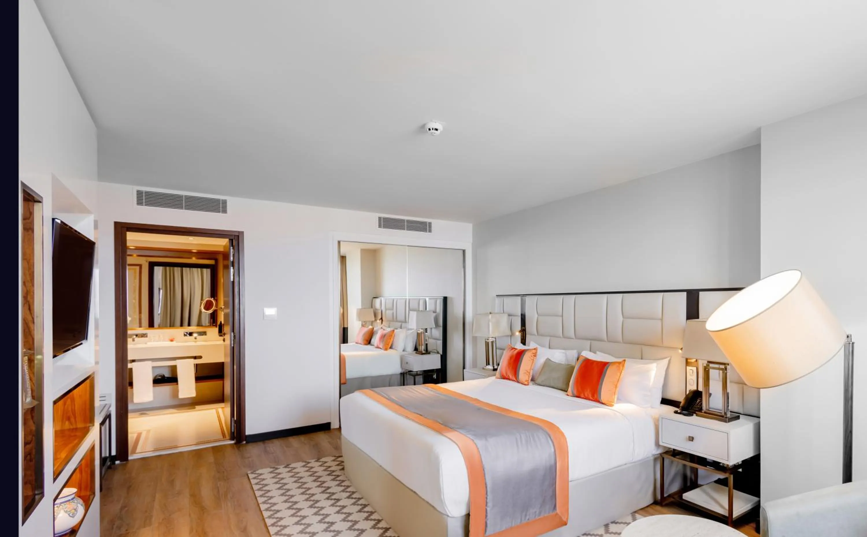 Bed in Mercure Alger Palais Des Congres