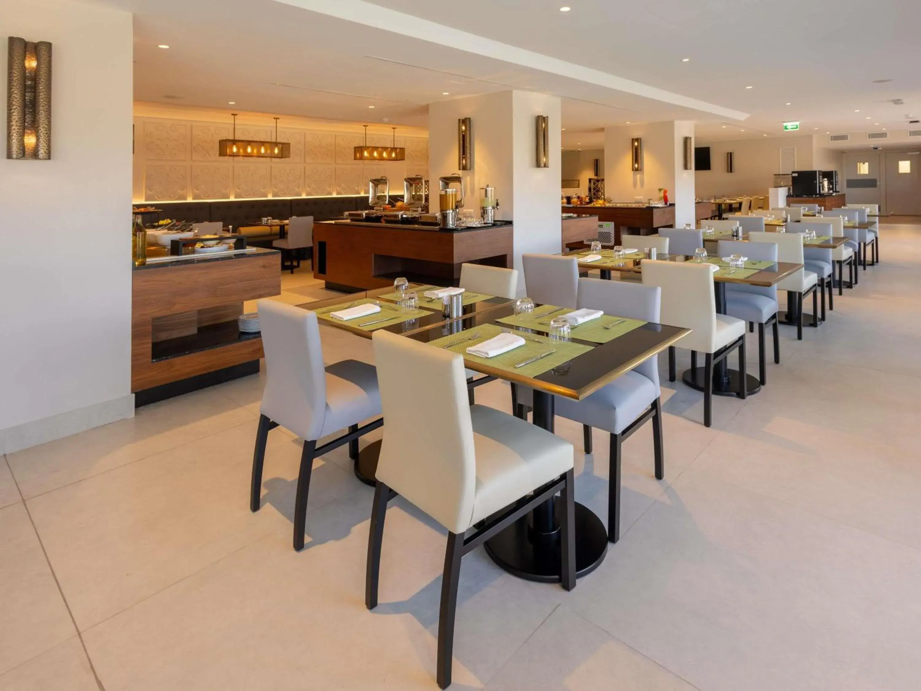 Restaurant/places to eat in Mercure Alger Palais Des Congres Restaurant/places to eat in Mercure Alger Palais Des Congres