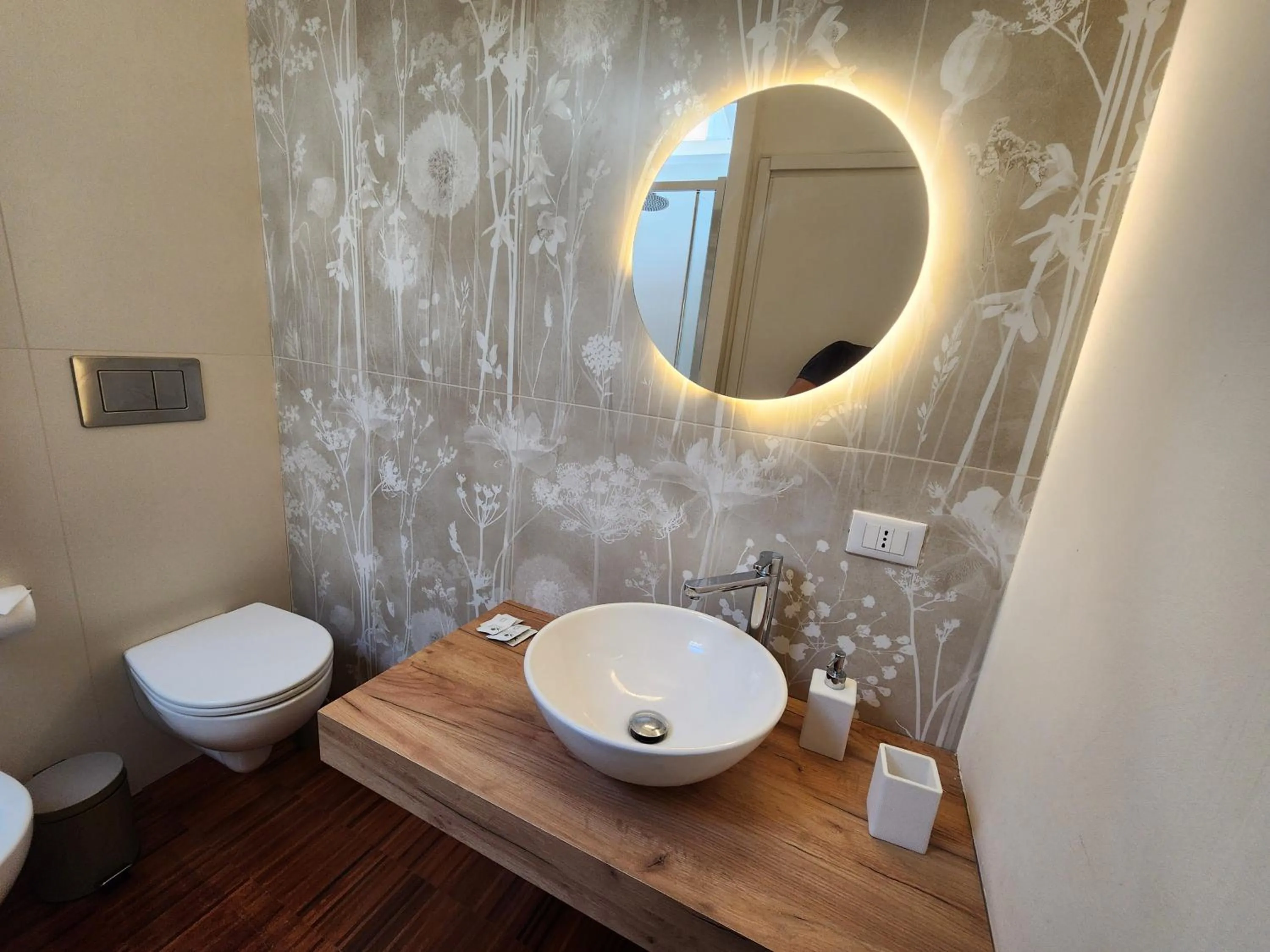 Bathroom in Gaia Suites - A due passi dal centro - Parcheggio privato