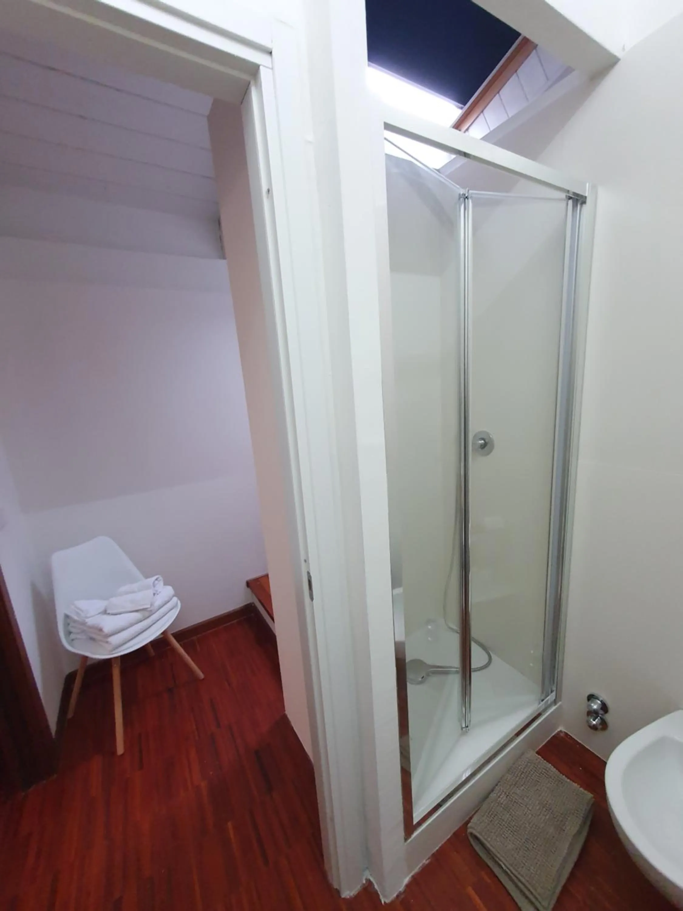 Shower in Gaia Suites - A due passi dal centro - Parcheggio privato
