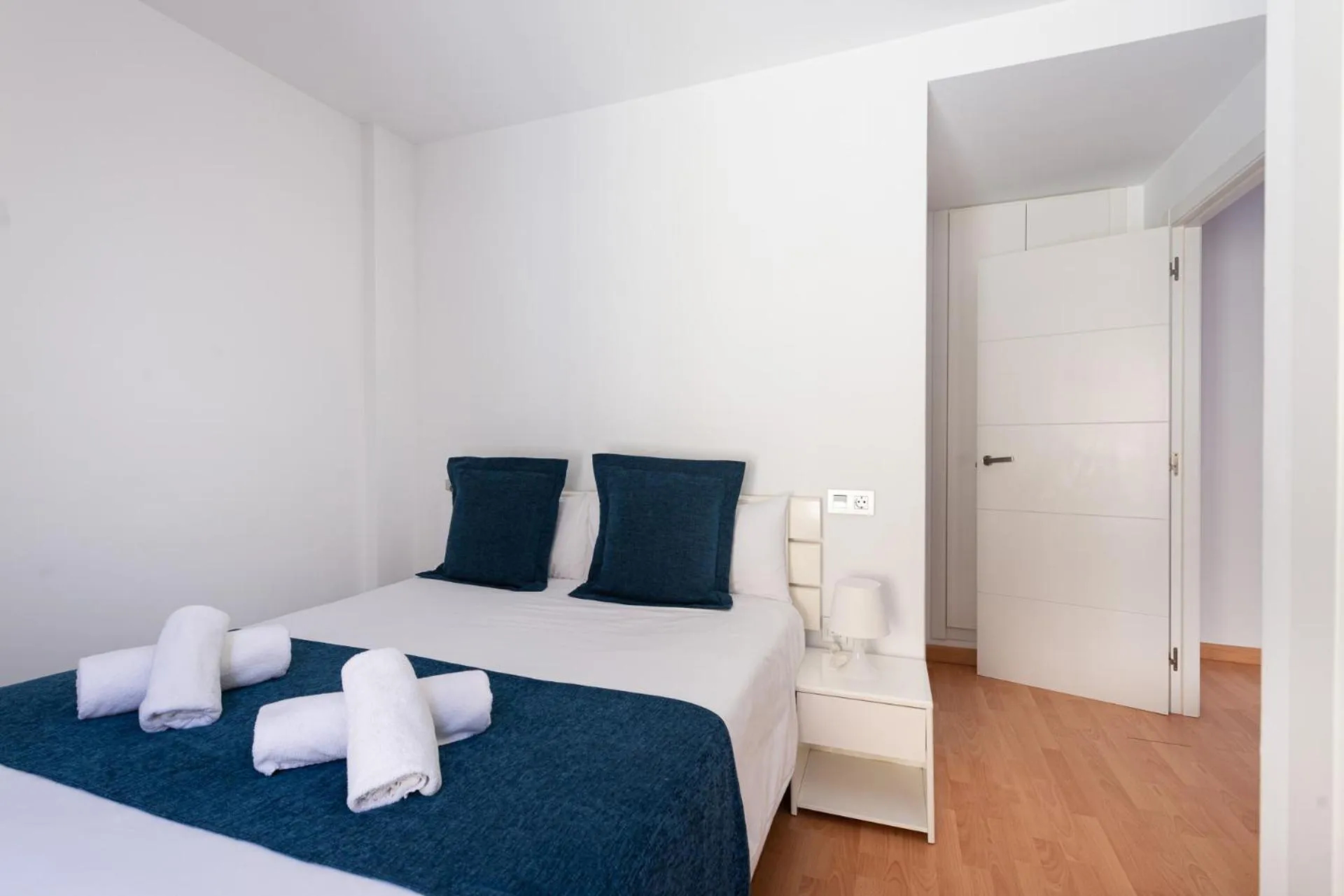 Bed in Apartamentos Globus by Be Alicante