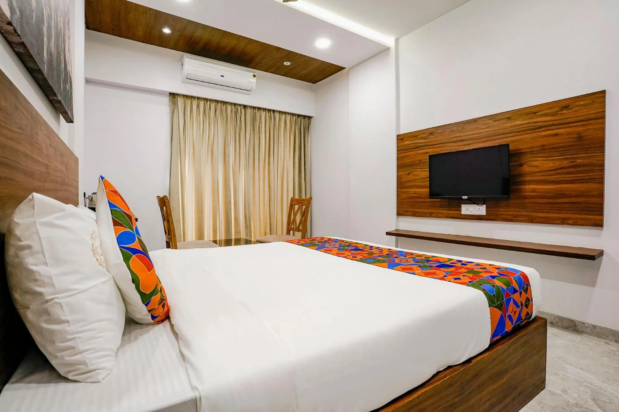 Bed in FabHotel Swaraj