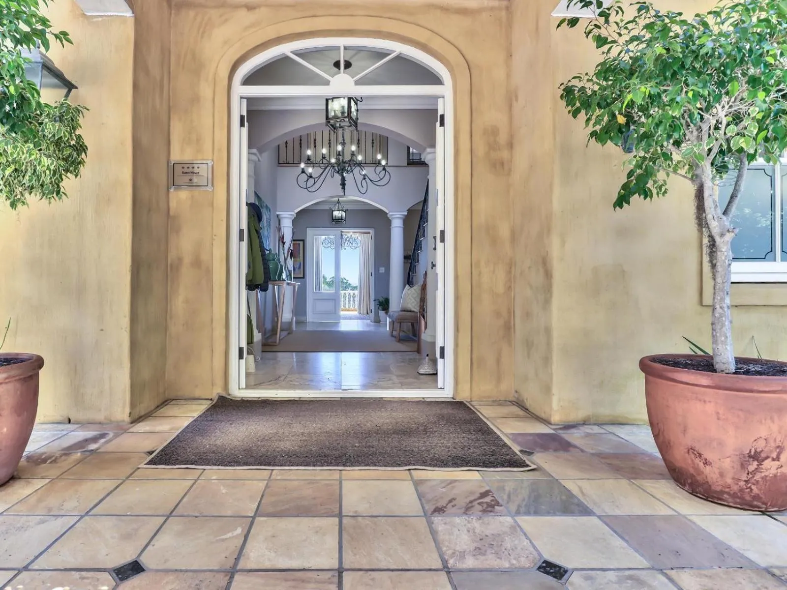 Facade/entrance in Devonport House - Constantia