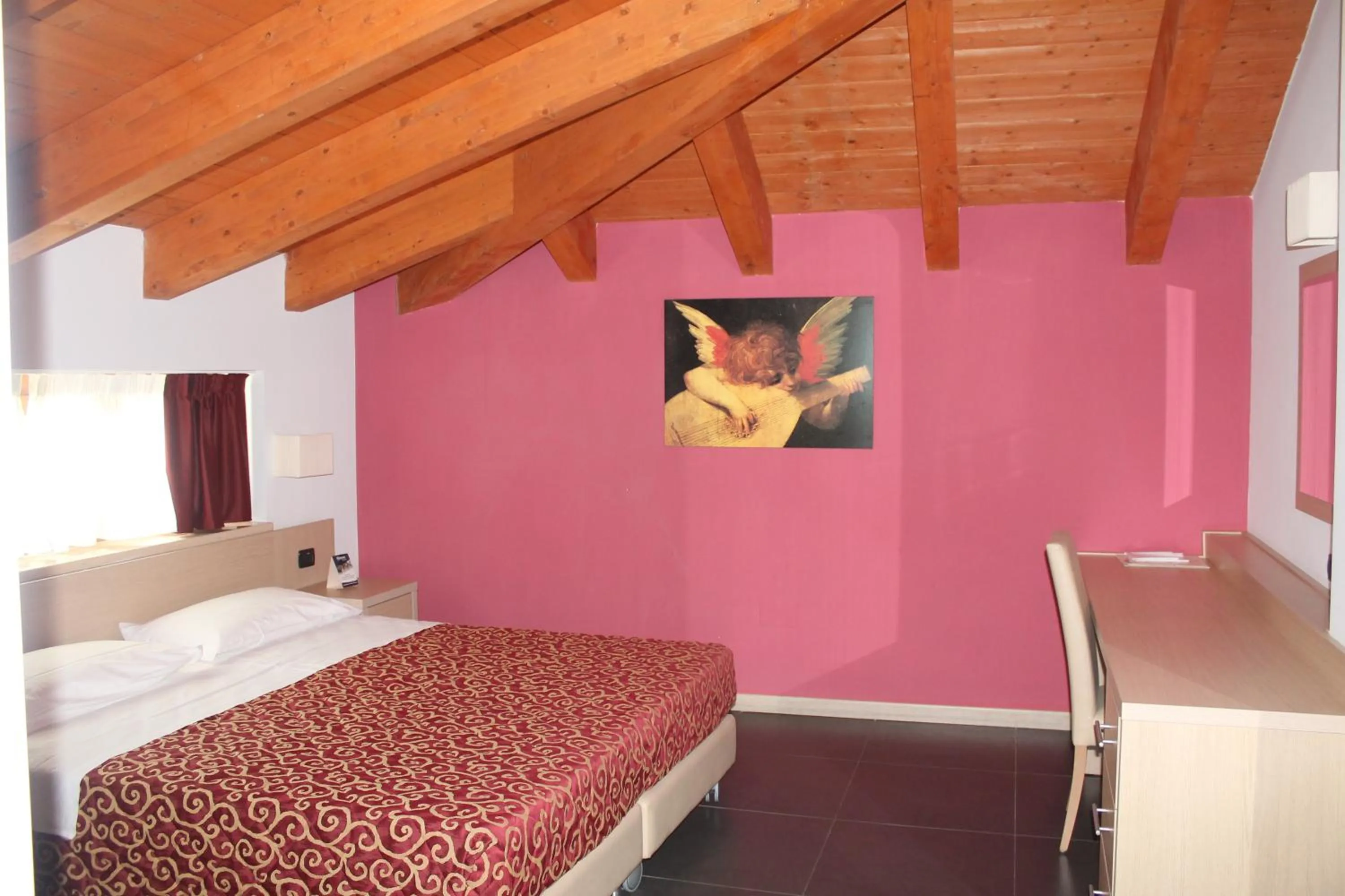 Shower, Bed in Hotel Eridano