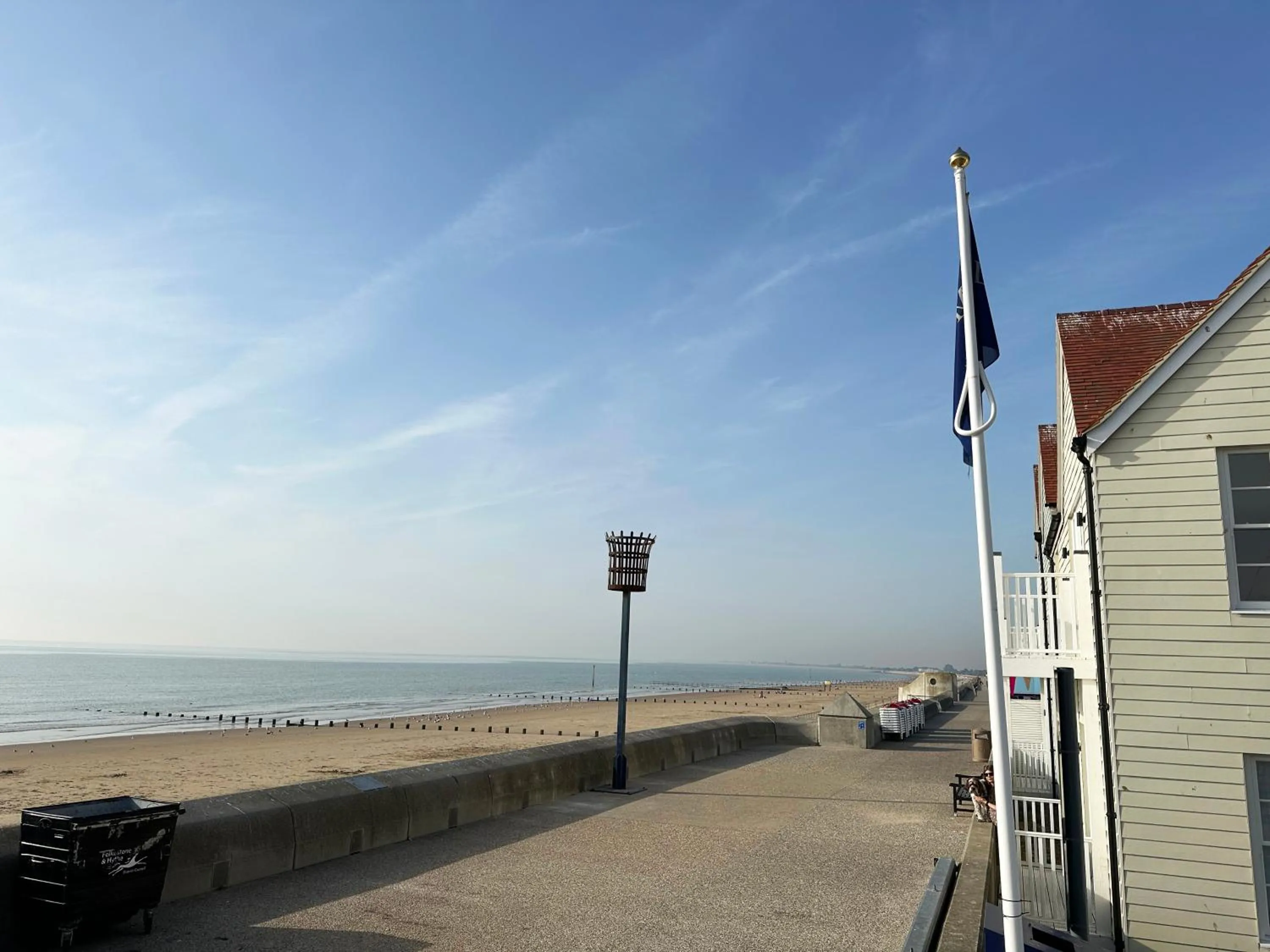 Ocean View Suite - Near Hythe - On Beach Seafront - Private Parking