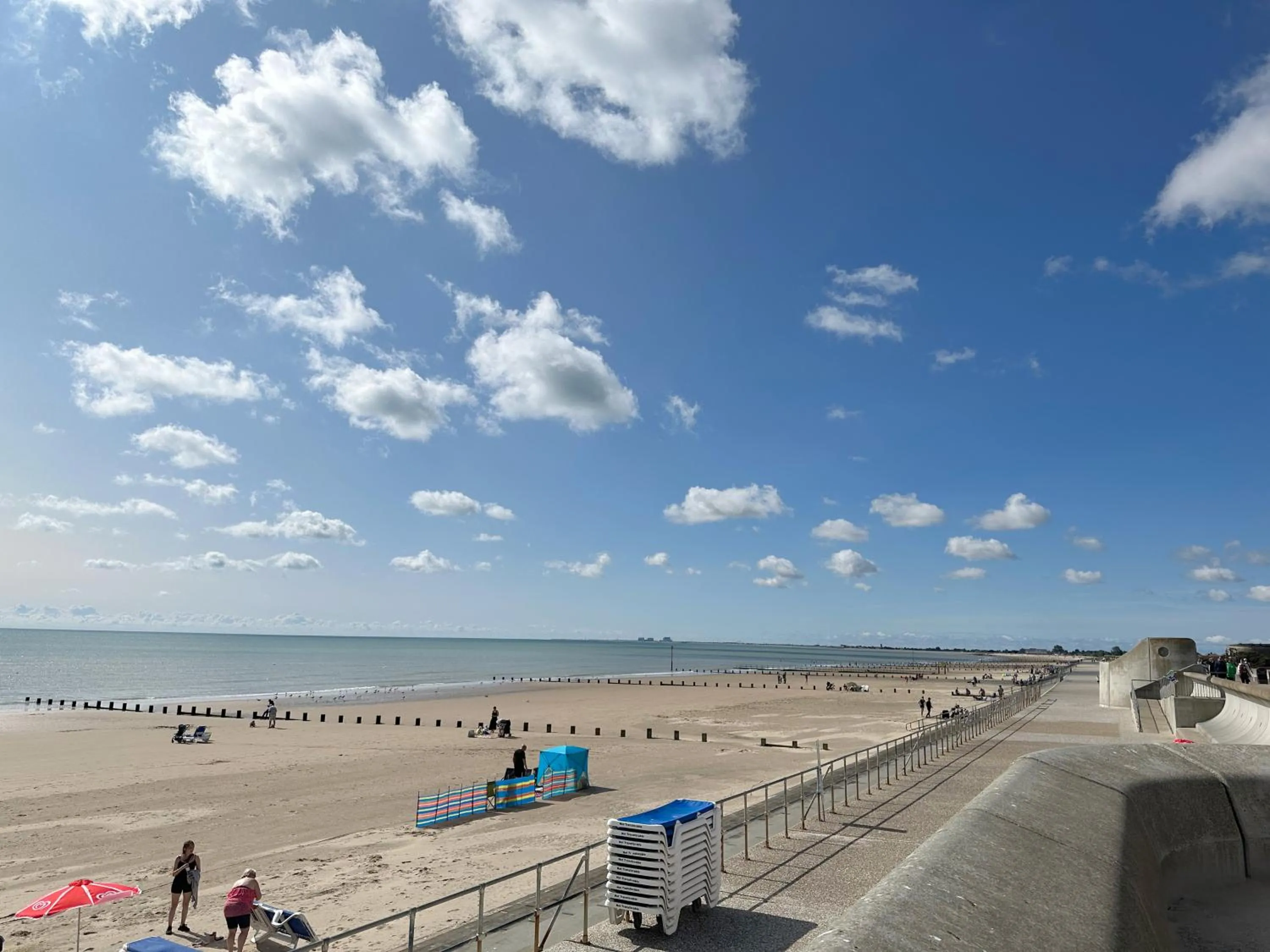 Beach in Ocean View Suite - Near Hythe - On Beach Seafront - Private Parking