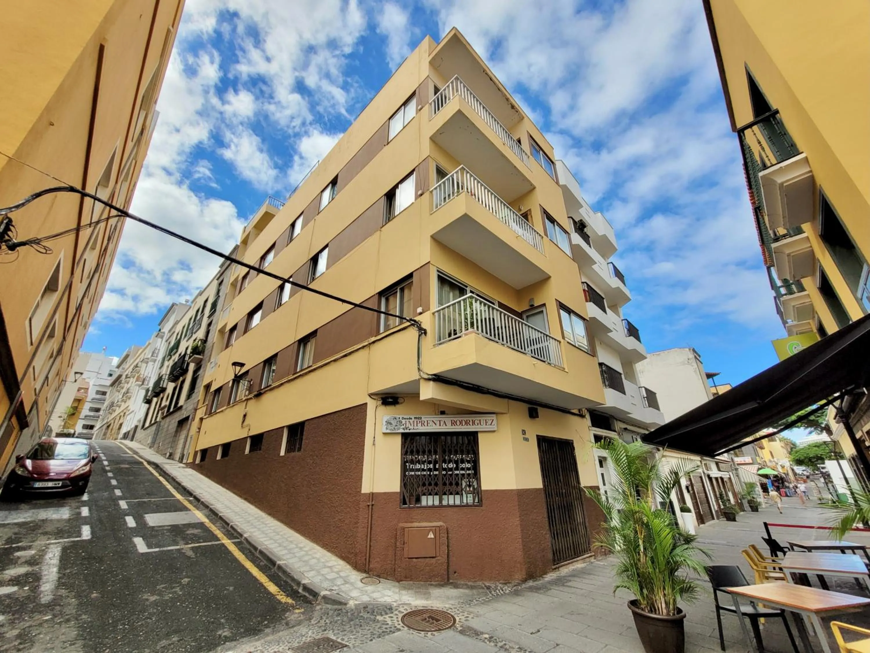 Property building in Plaza y Playa