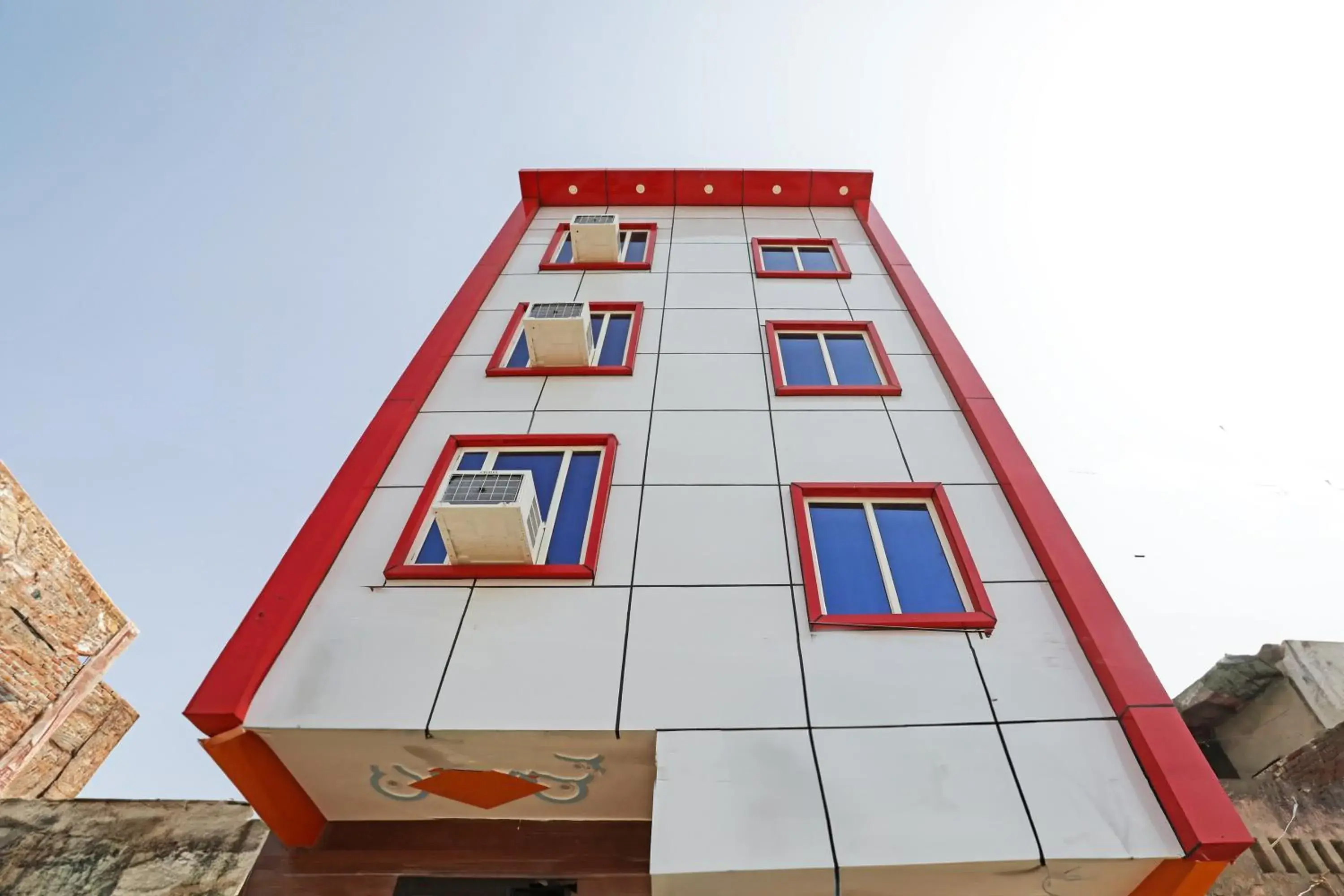 Facade/entrance, Property Building in OYO Hotel Sk Inn