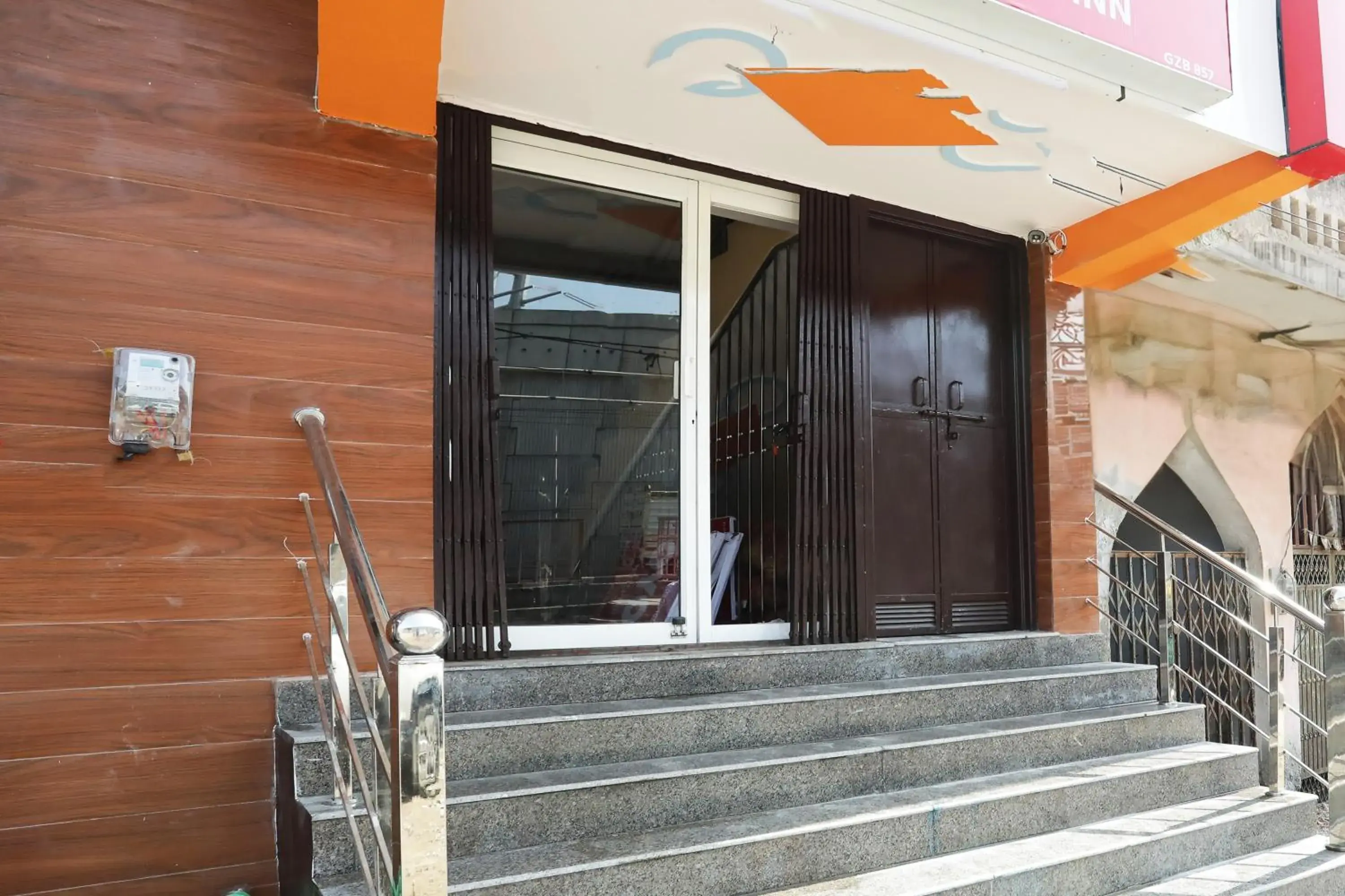 Facade/entrance in OYO Hotel Sk Inn