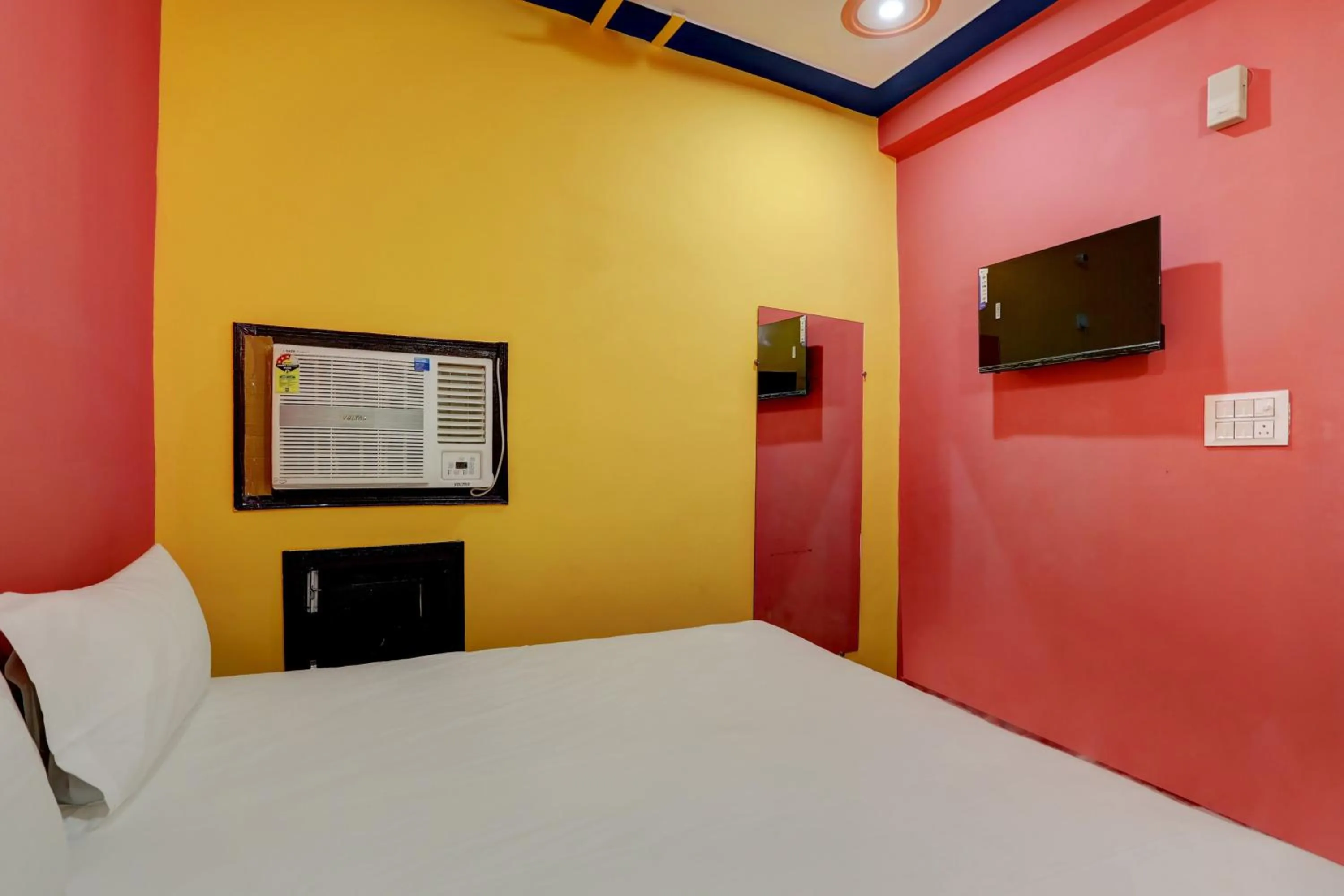 Bedroom in Hotel O Sk Inn