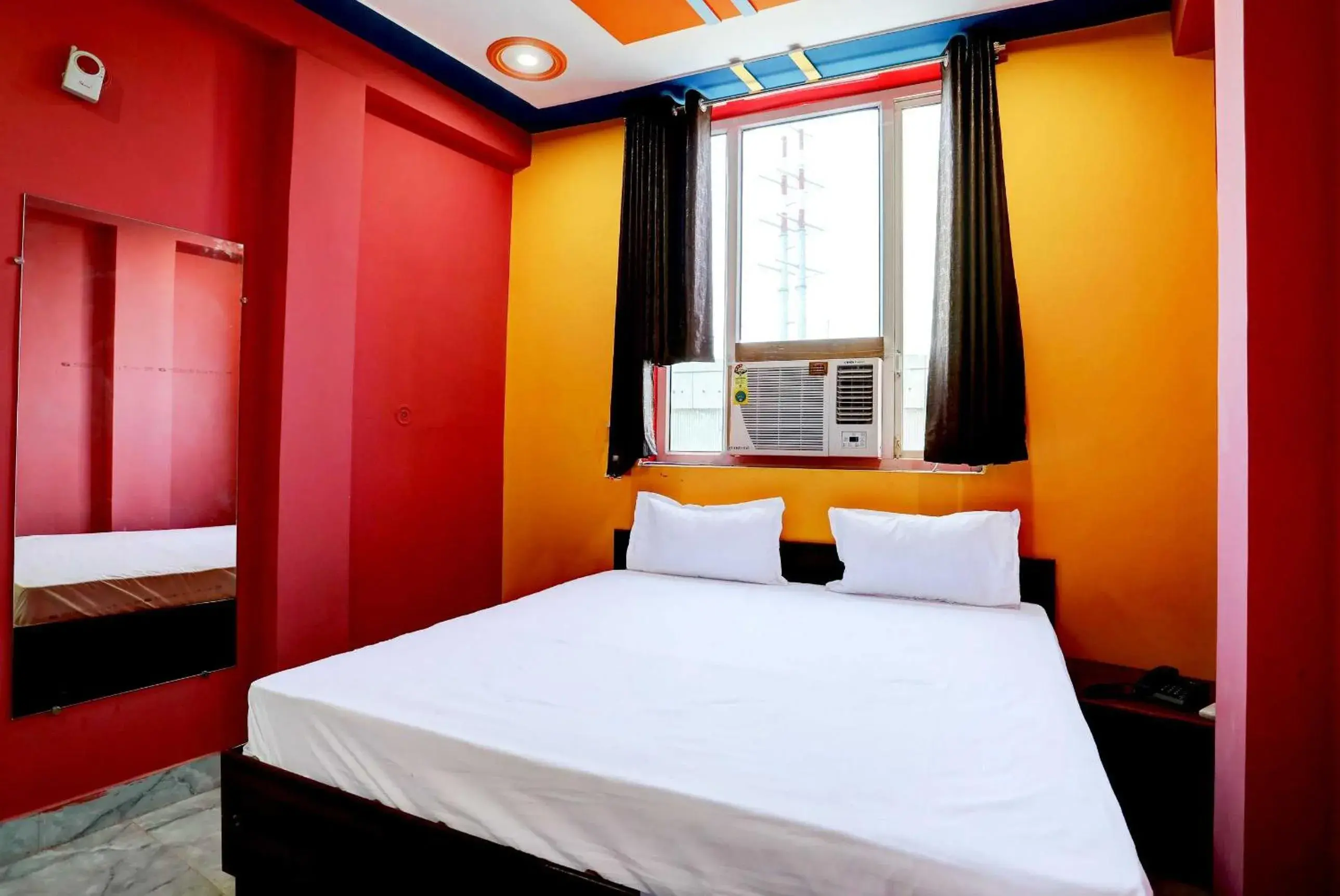 Bedroom in OYO Hotel Sk Inn
