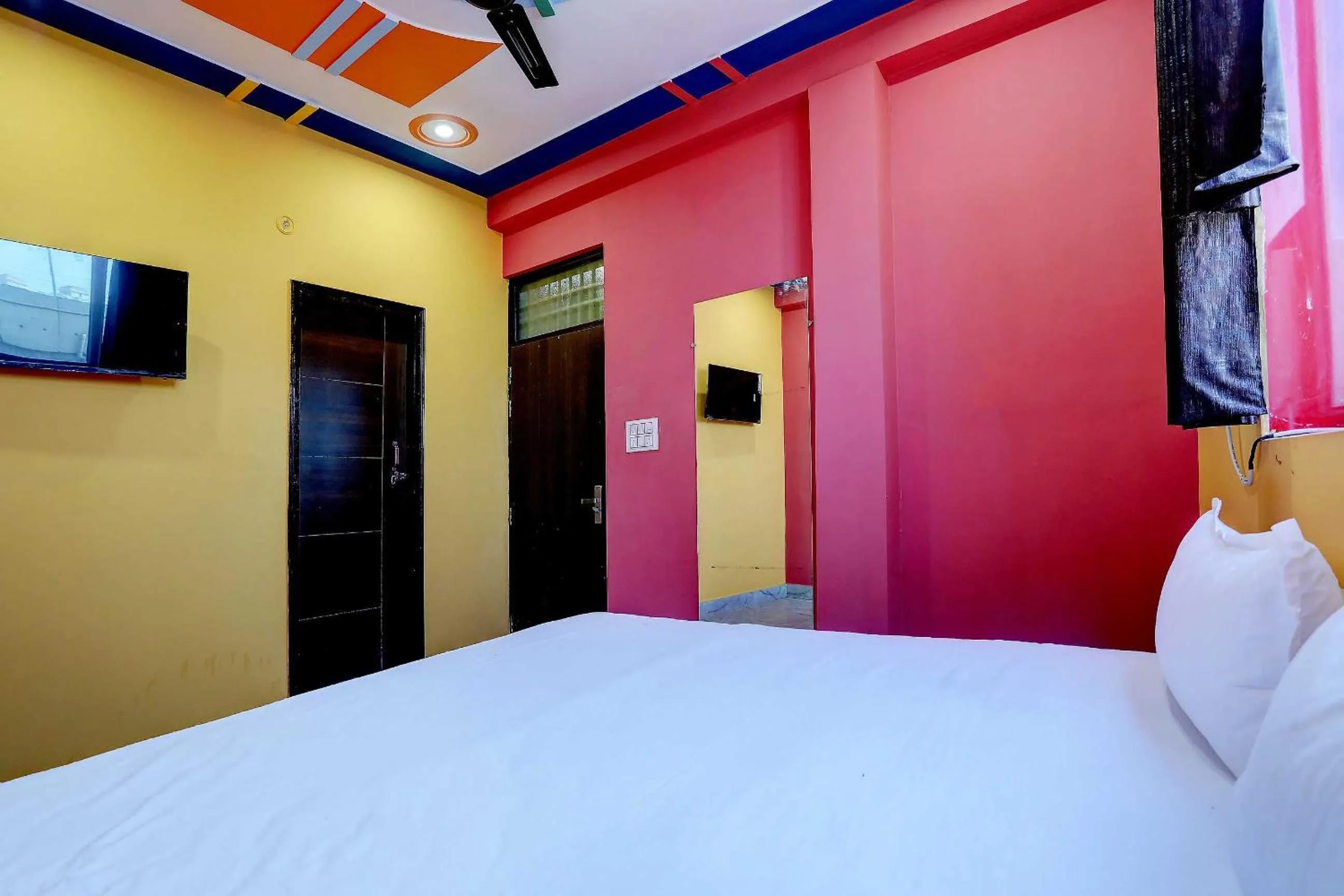 Bedroom in Hotel O Sk Inn