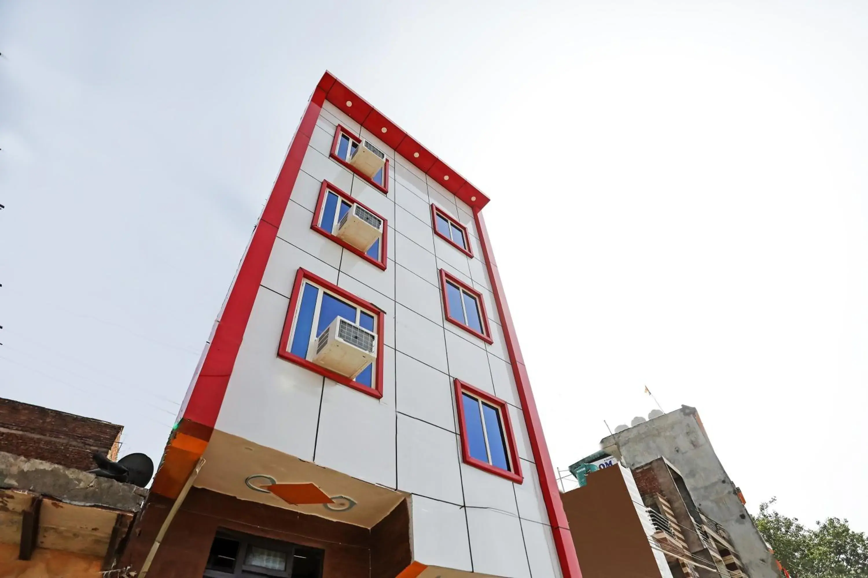 Facade/entrance, Property Building in OYO Hotel Sk Inn