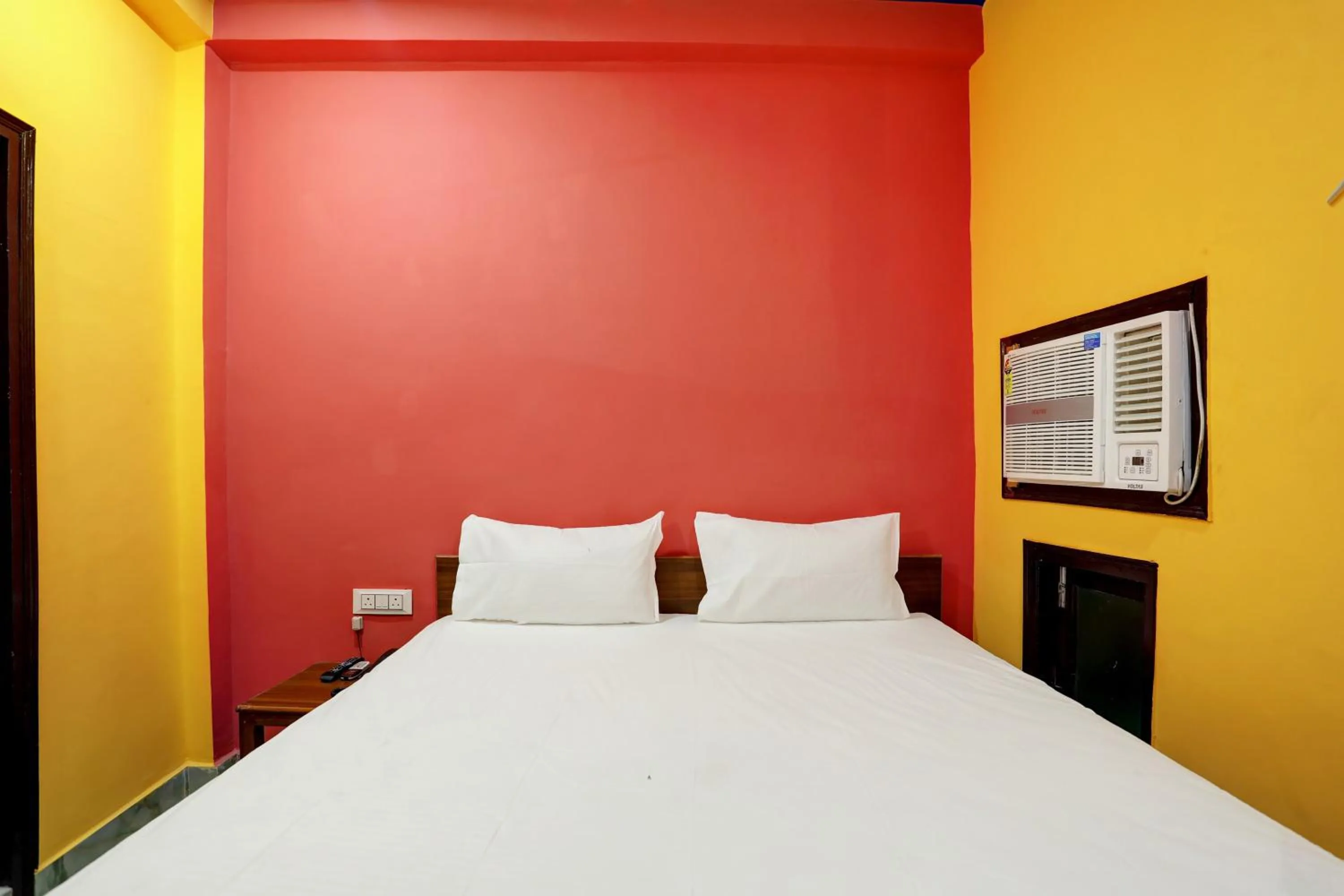 Bedroom in Hotel O Sk Inn