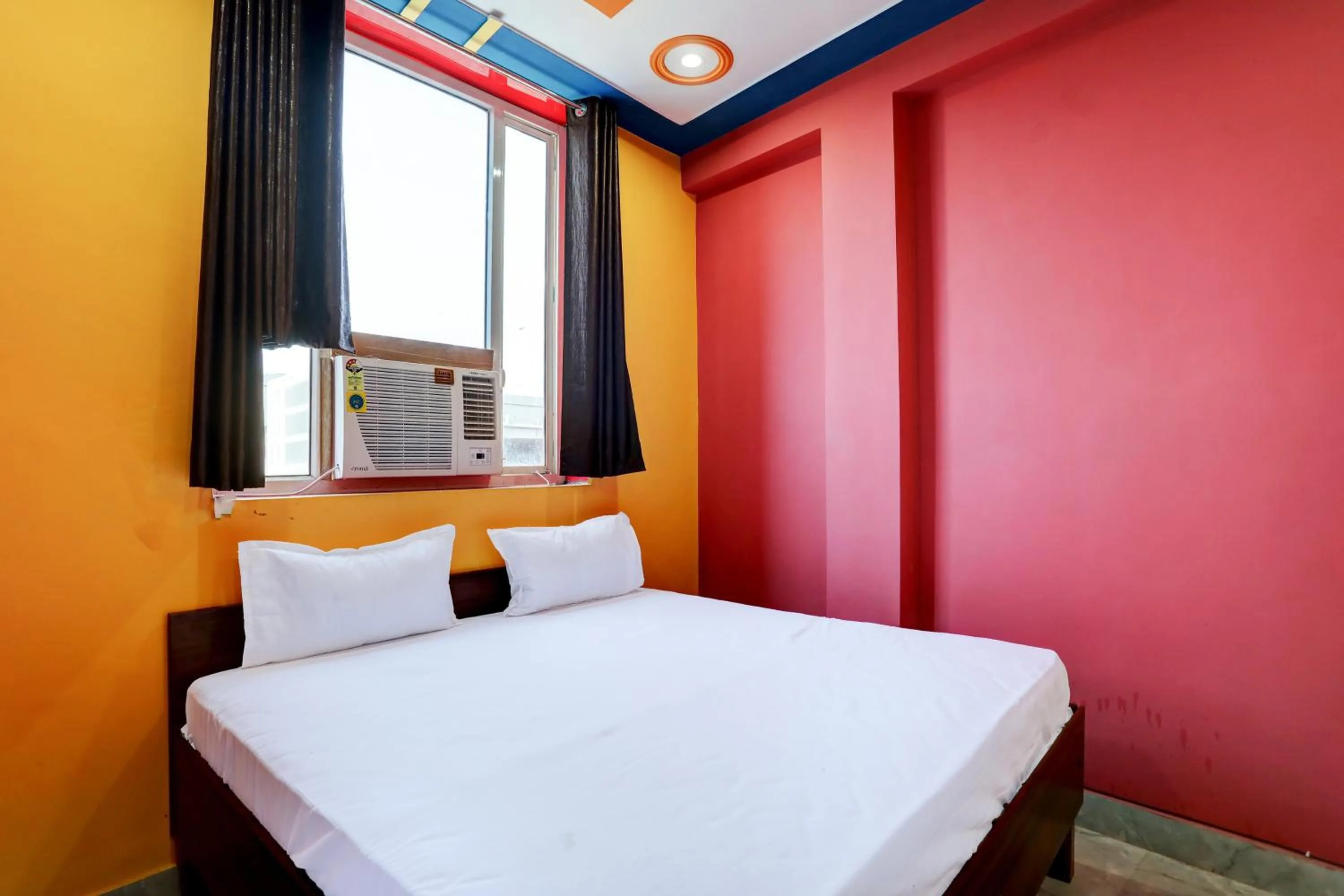 Bedroom in Hotel O Sk Inn