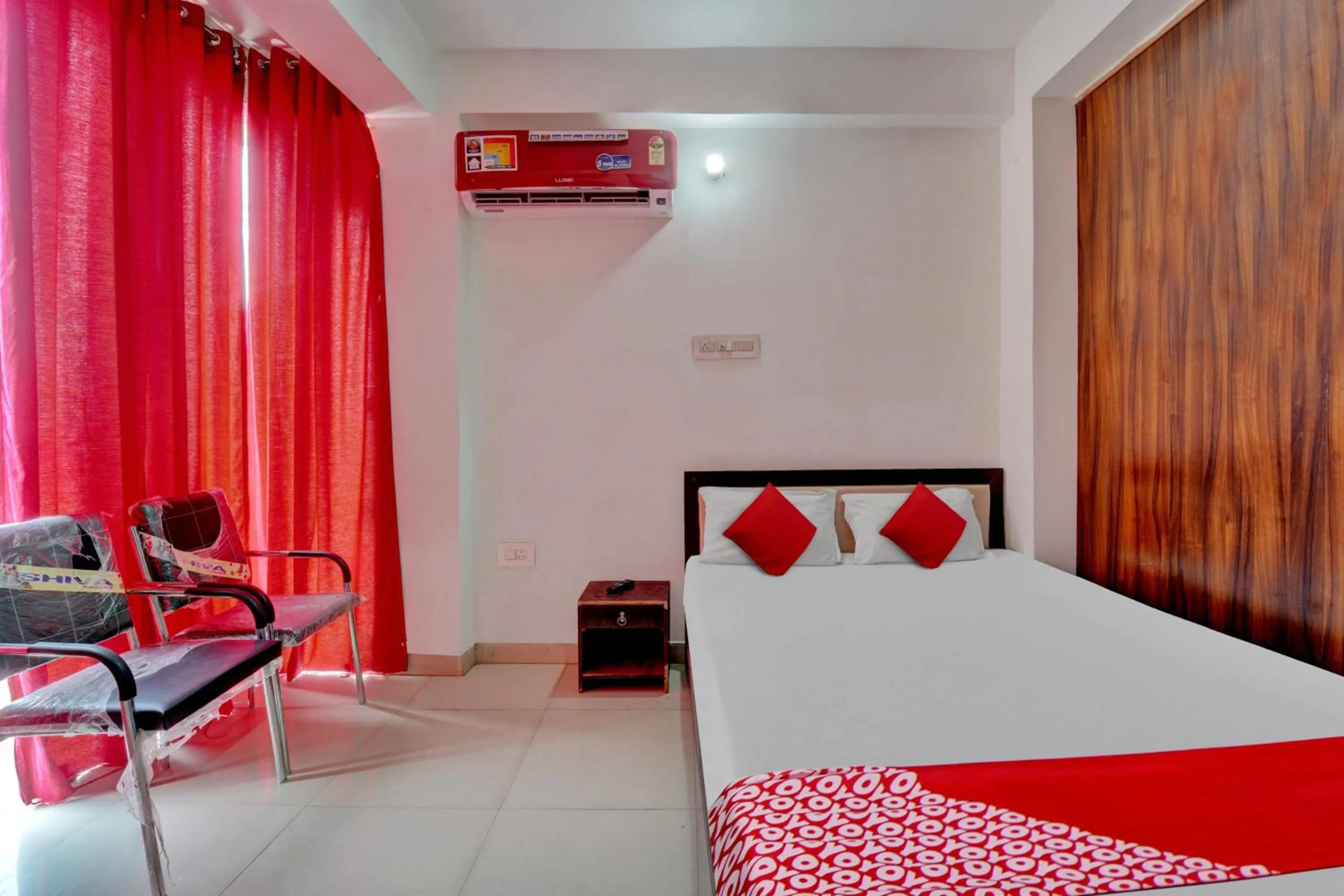 Bedroom in OYO Flagship Hotel Celebrate Inn