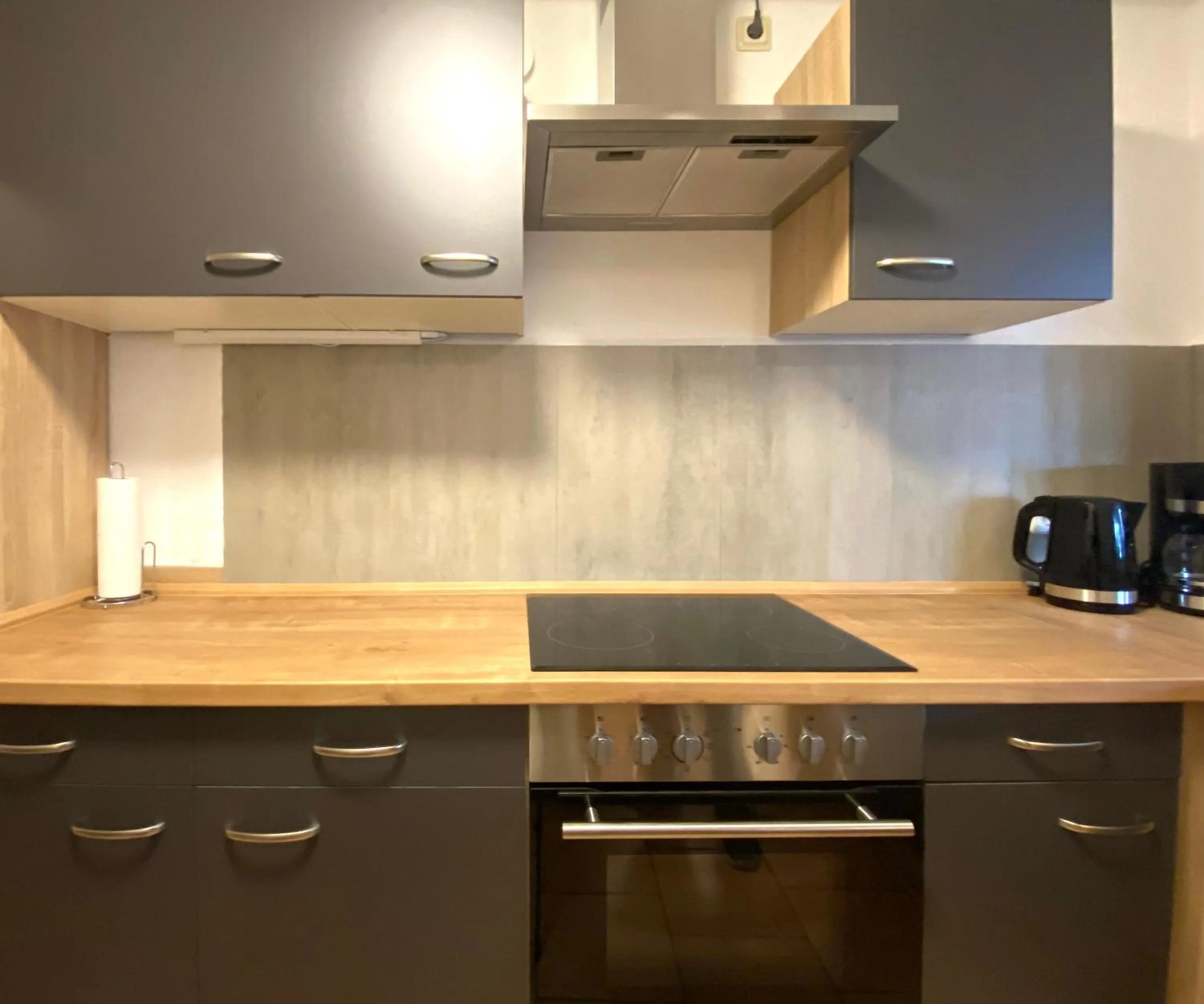 Kitchen or kitchenette in Gemütliche Unterkünfte für längeren Aufenthalt und Monteure inkl Balkon, Waschmaschine, WiFi, Küche und Parkplatz