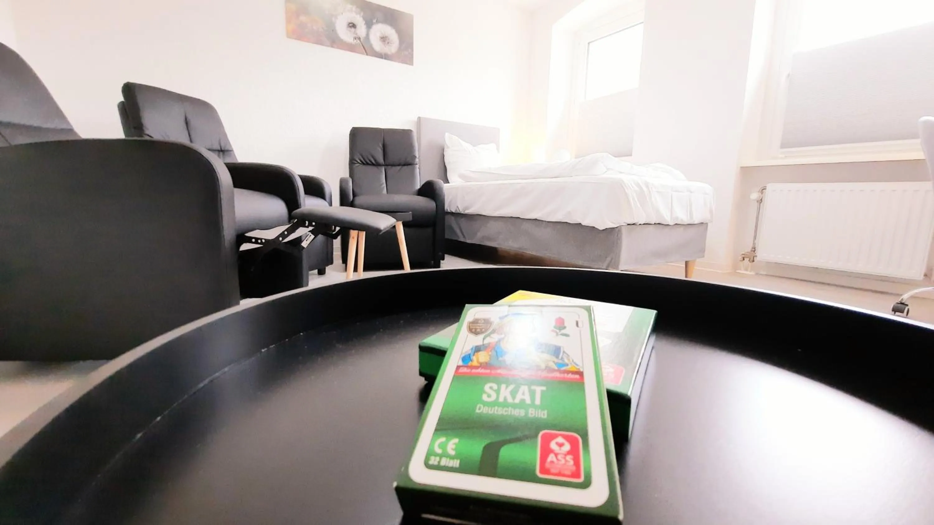 Seating area in Gemütliche Unterkünfte für längeren Aufenthalt und Monteure inkl Balkon, Waschmaschine, WiFi, Küche und Parkplatz