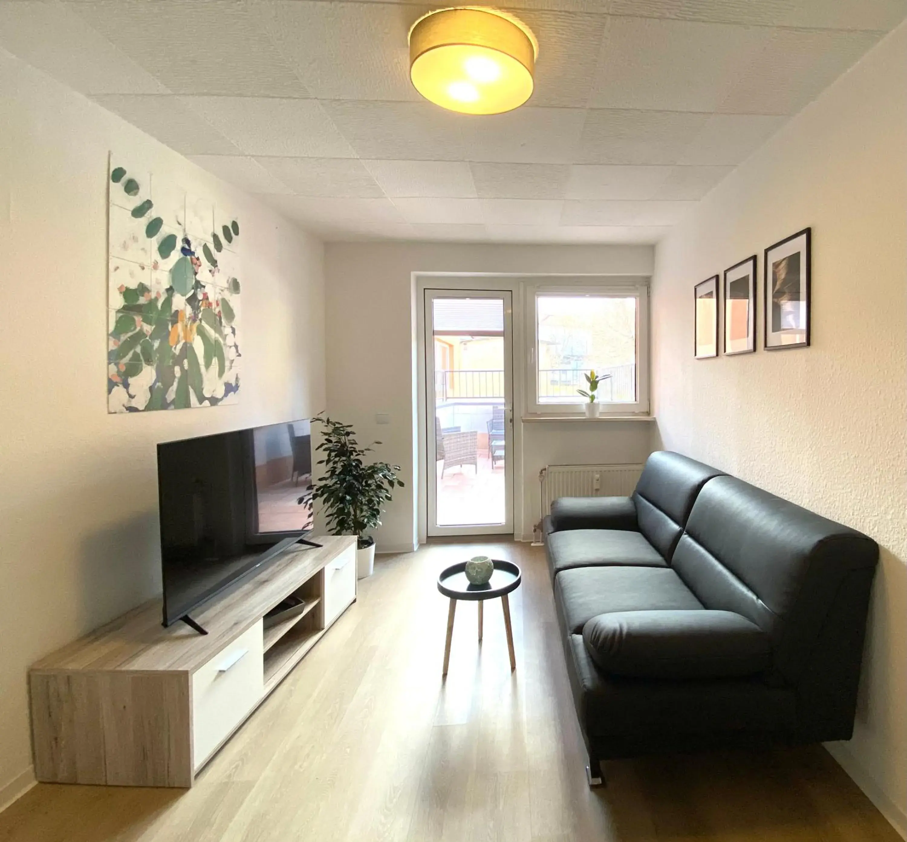 Gemütliche Unterkünfte für längeren Aufenthalt und Monteure inkl Balkon, Waschmaschine, WiFi, Küche und Parkplatz Gemütliche Unterkünfte für längeren Aufenthalt und Monteure inkl Balkon, Waschmaschine, WiFi, Küche und Parkplatz