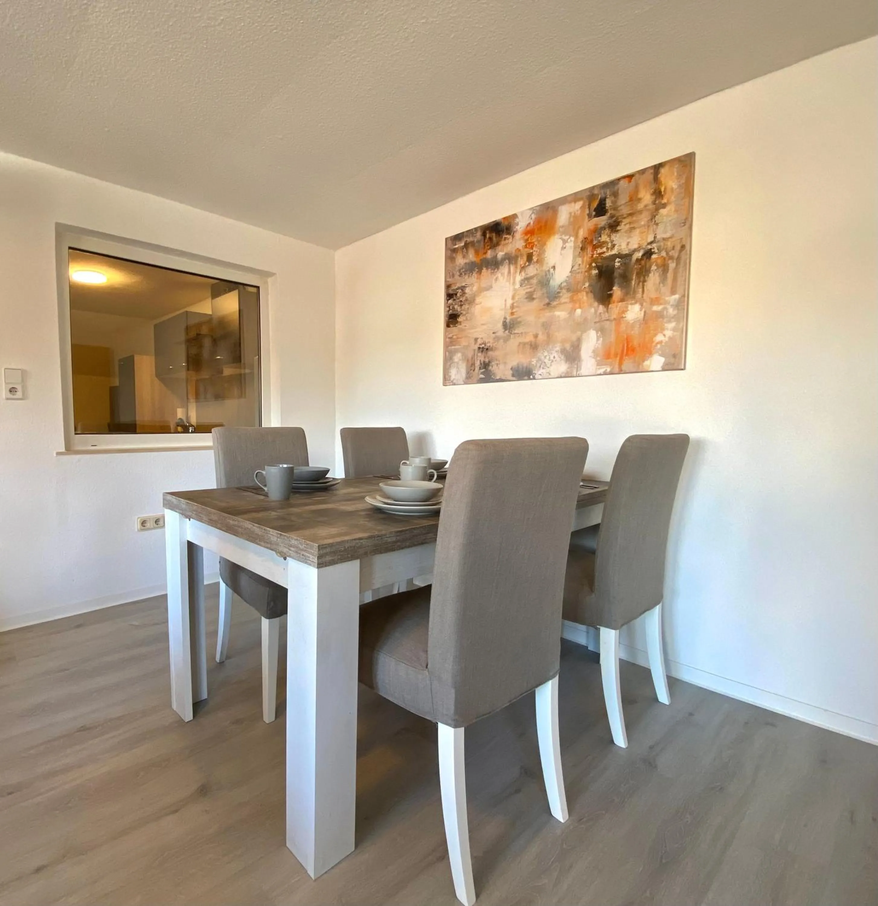Seating area in Gemütliche Unterkünfte für längeren Aufenthalt und Monteure inkl Balkon, Waschmaschine, WiFi, Küche und Parkplatz