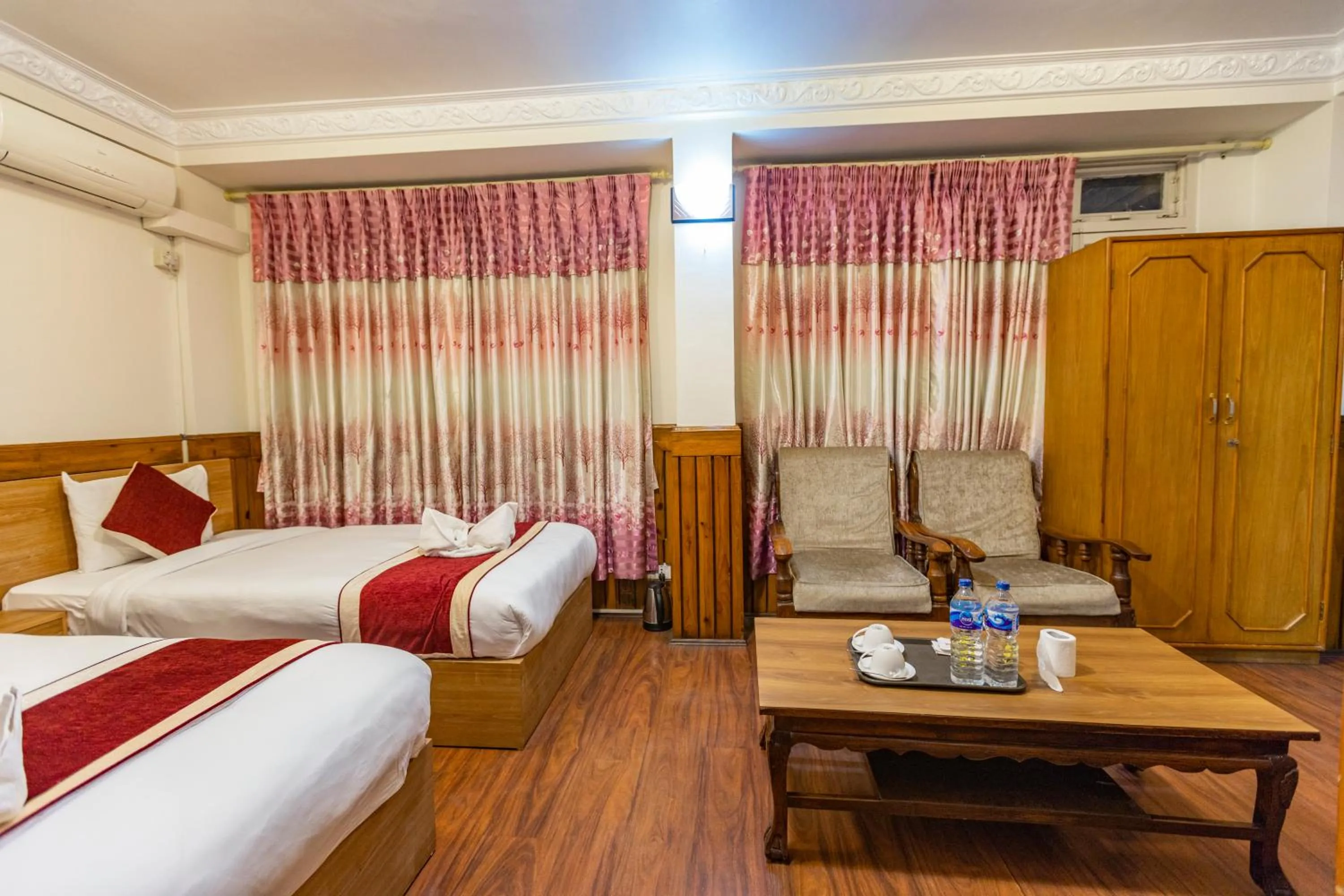 Photo of the whole room, Bed in Hotel Sekai