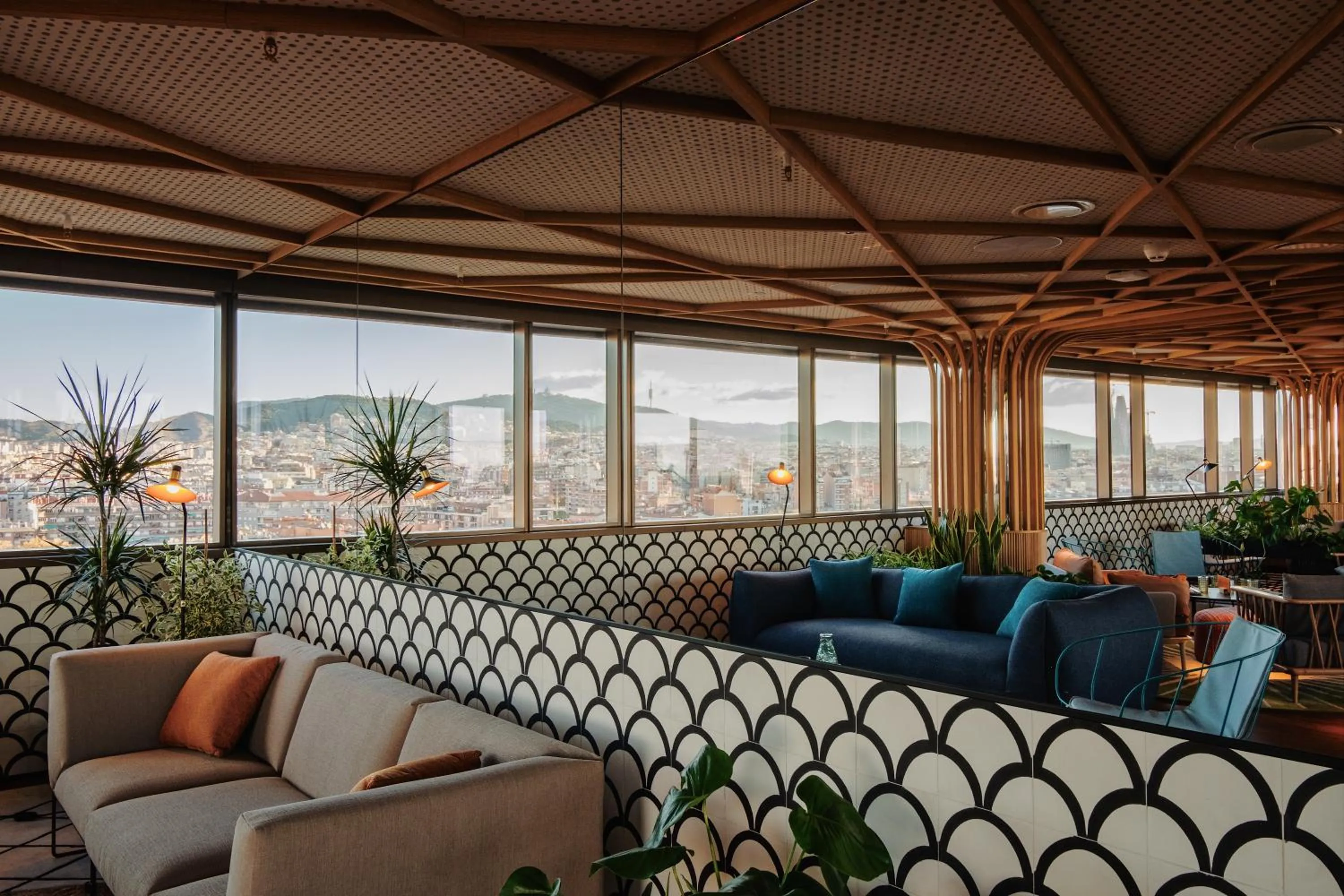 Restaurant/places to eat in Labtwentytwo Barcelona, a Tribute Portfolio Hotel by Marriott