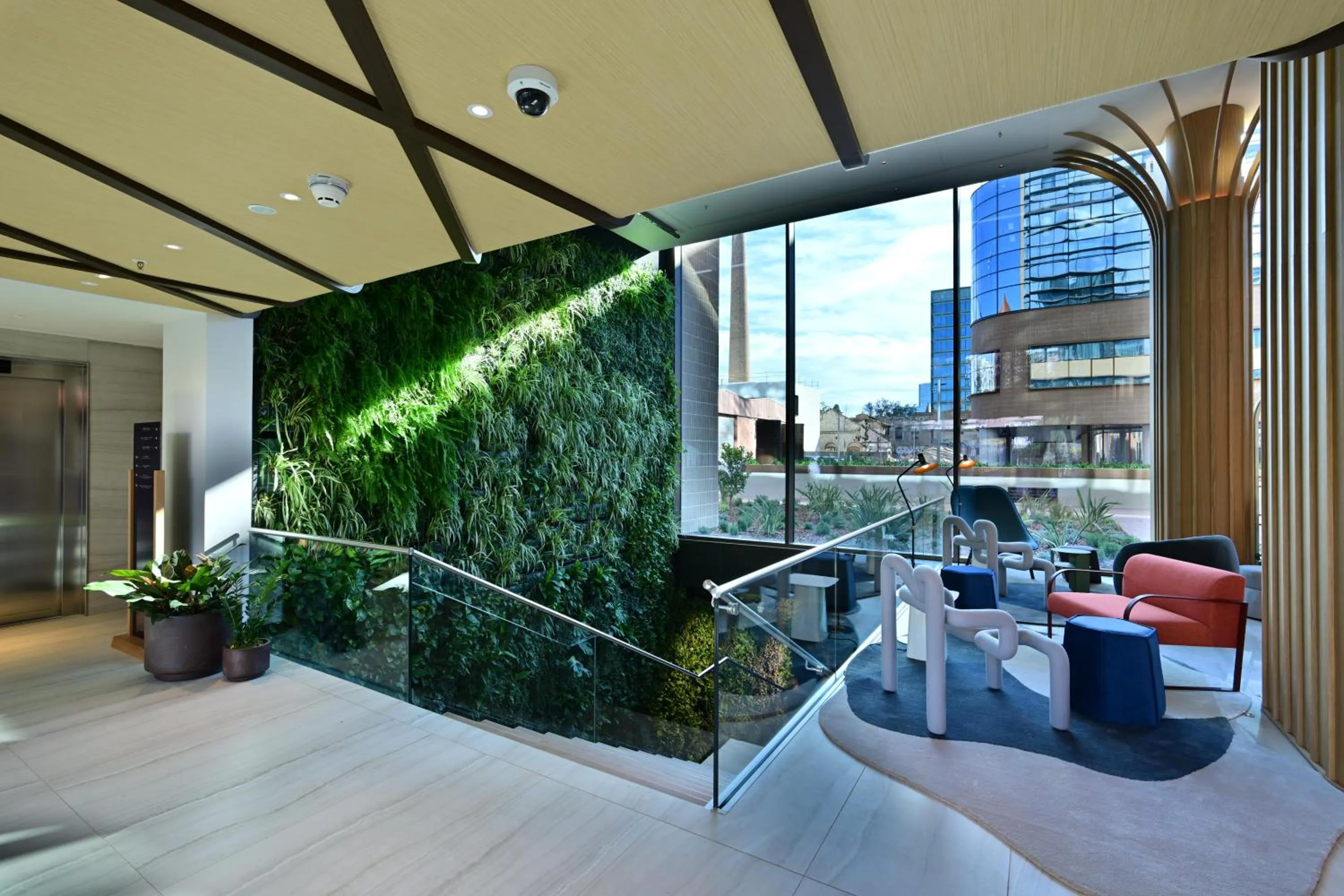 Lobby or reception in Labtwentytwo Barcelona, a Tribute Portfolio Hotel by Marriott