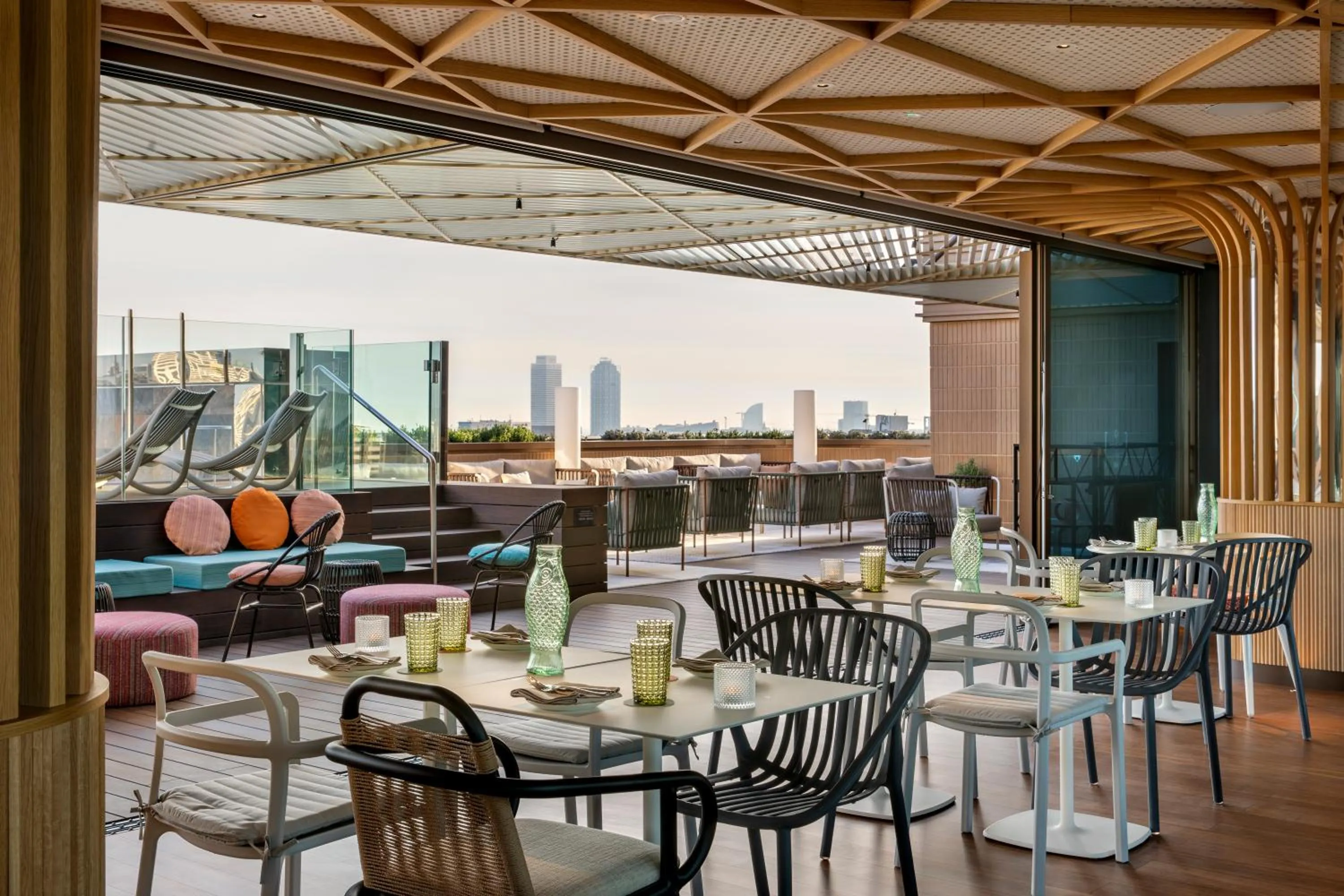 Restaurant/places to eat in Labtwentytwo Barcelona, a Tribute Portfolio Hotel by Marriott