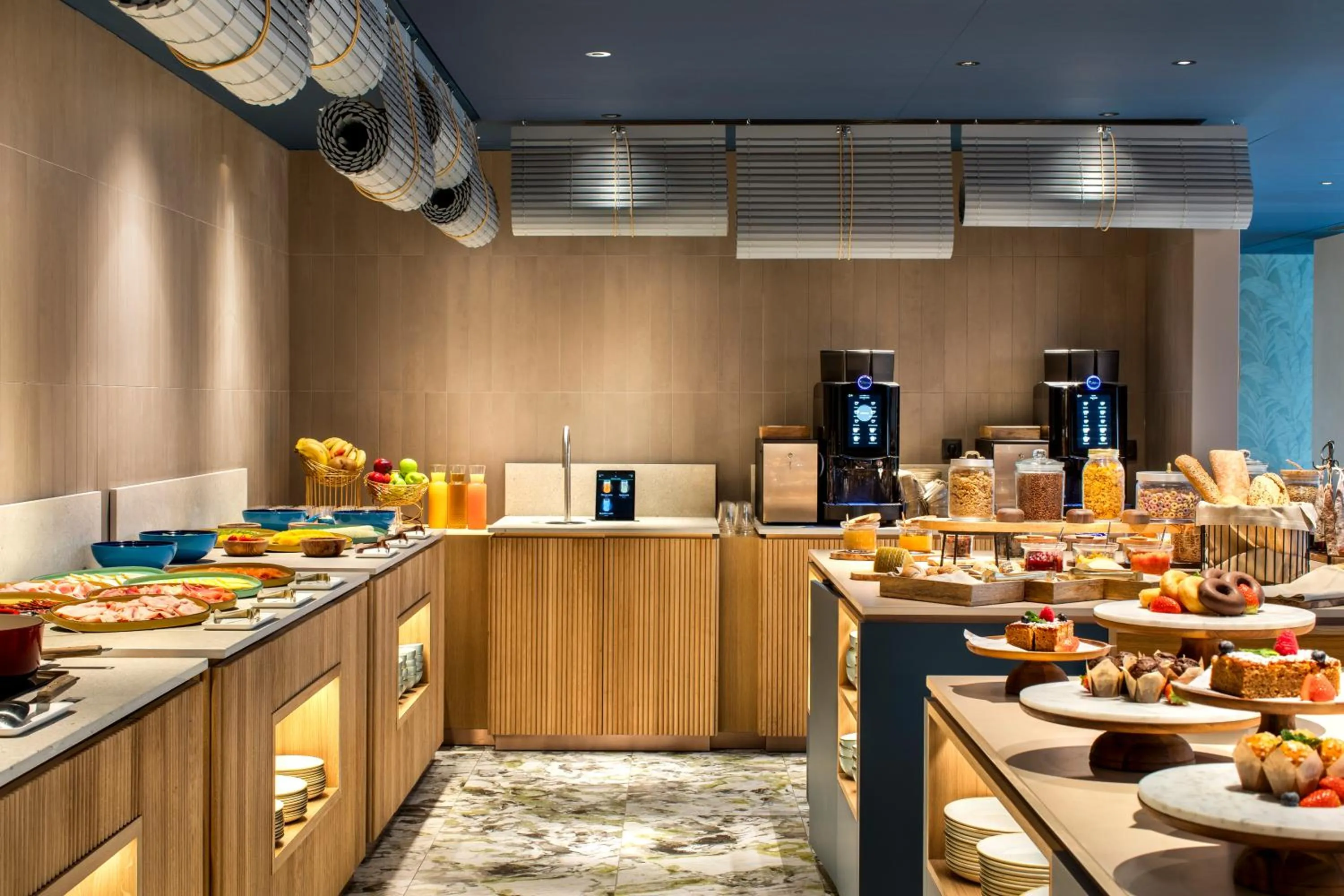 Coffee/tea facilities in Labtwentytwo Barcelona, a Tribute Portfolio Hotel by Marriott