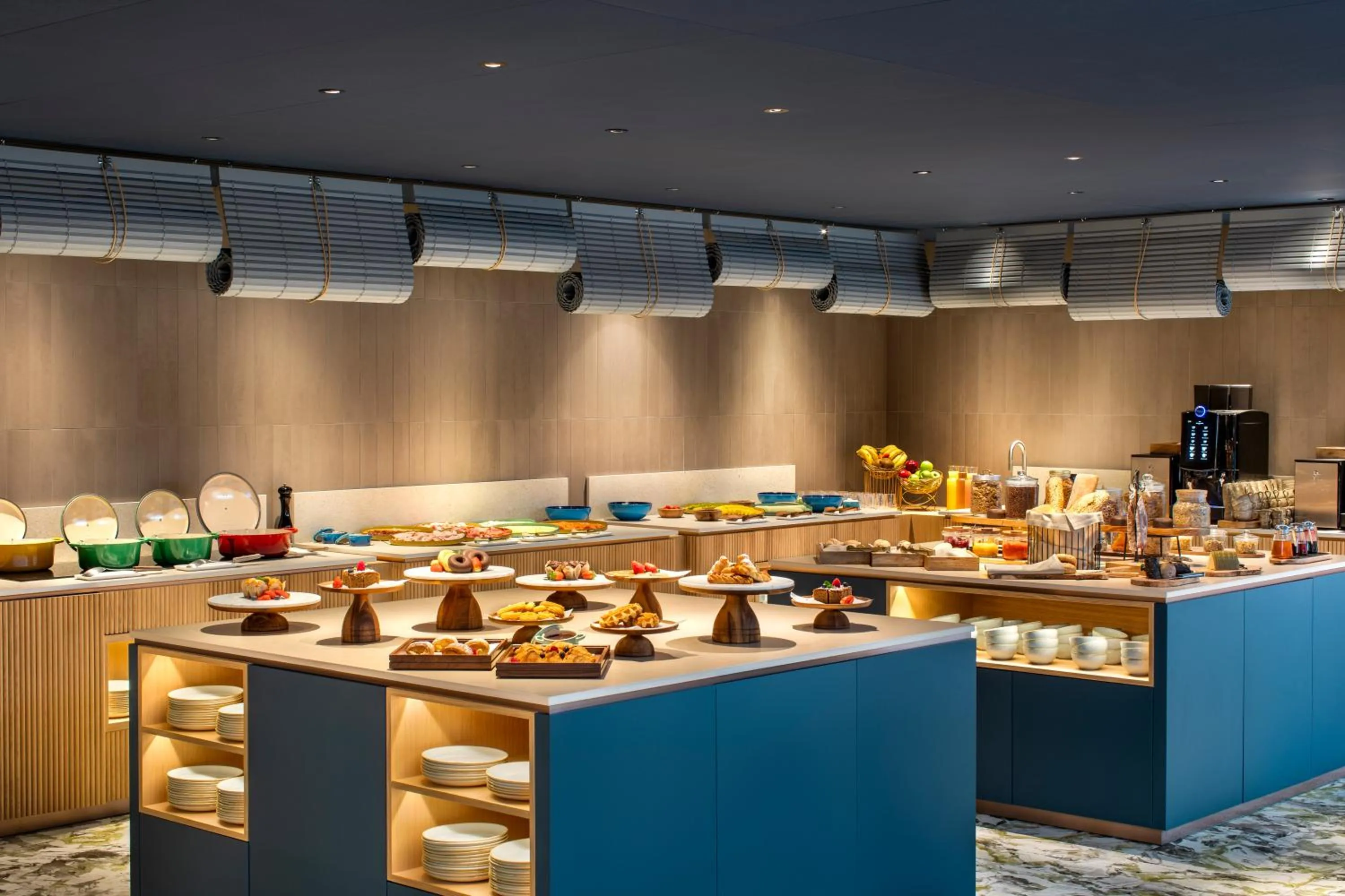 Restaurant/places to eat in Labtwentytwo Barcelona, a Tribute Portfolio Hotel by Marriott